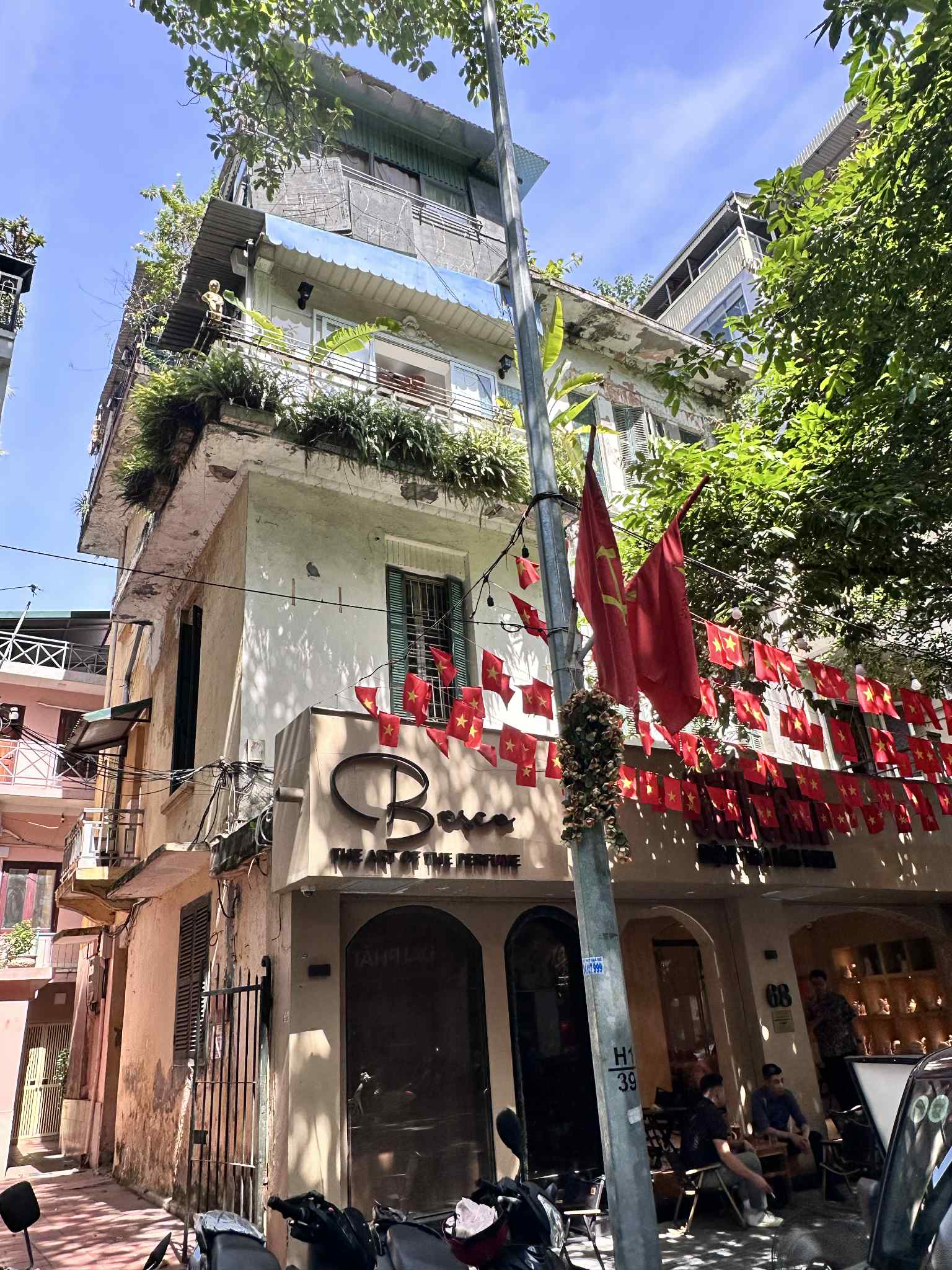 Nhà đất mặt phố, Hai Bà Trưng, Hà Nội - 240m² giá 240 tỷ
