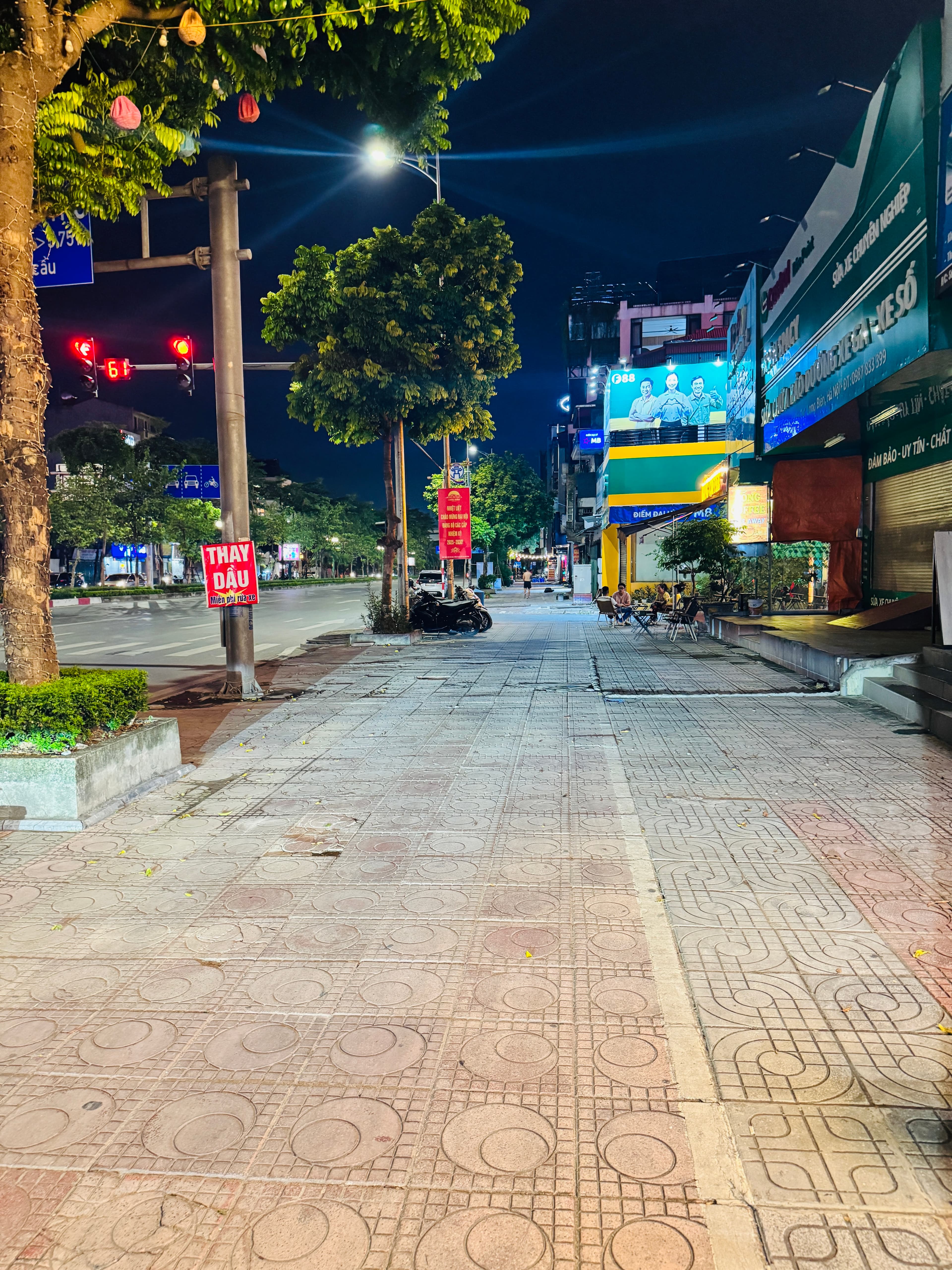Nhà đất mặt phố, Long Biên, Hà Nội - 68m² giá 28.7 tỷ