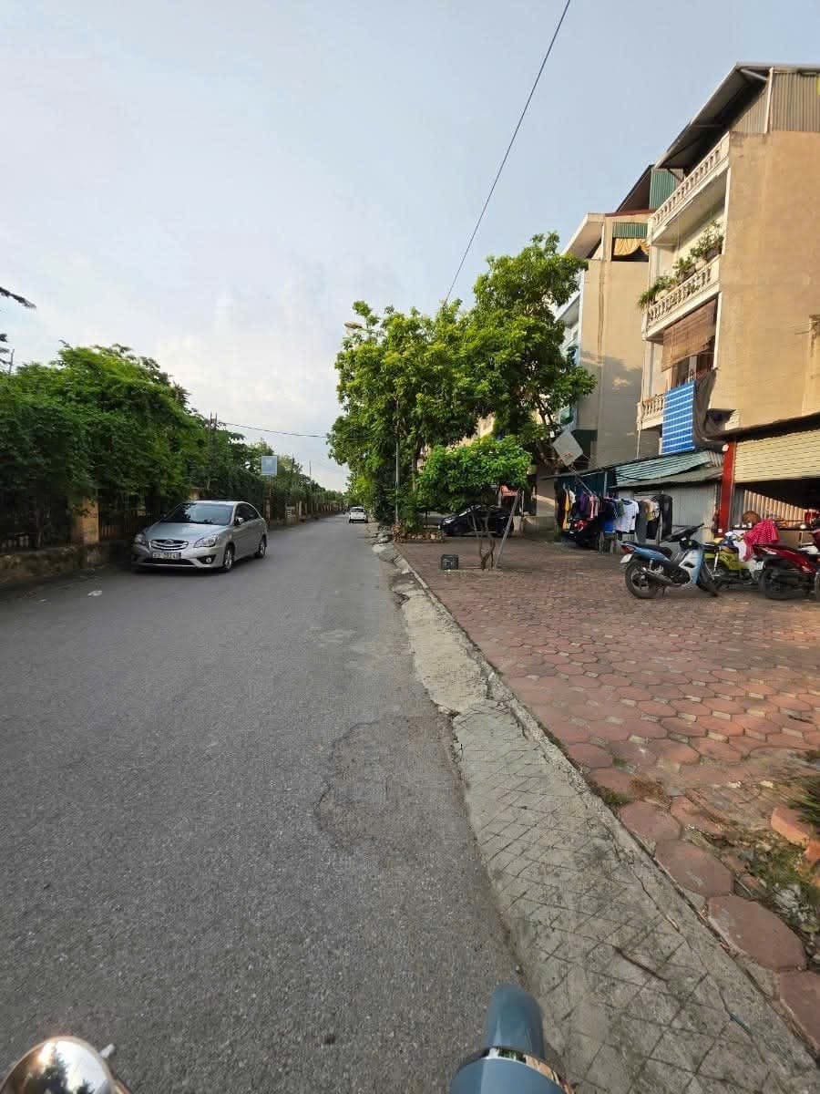 Nhà đất mặt phố, Long Biên, Hà Nội - 145.5m² giá 50 tỷ