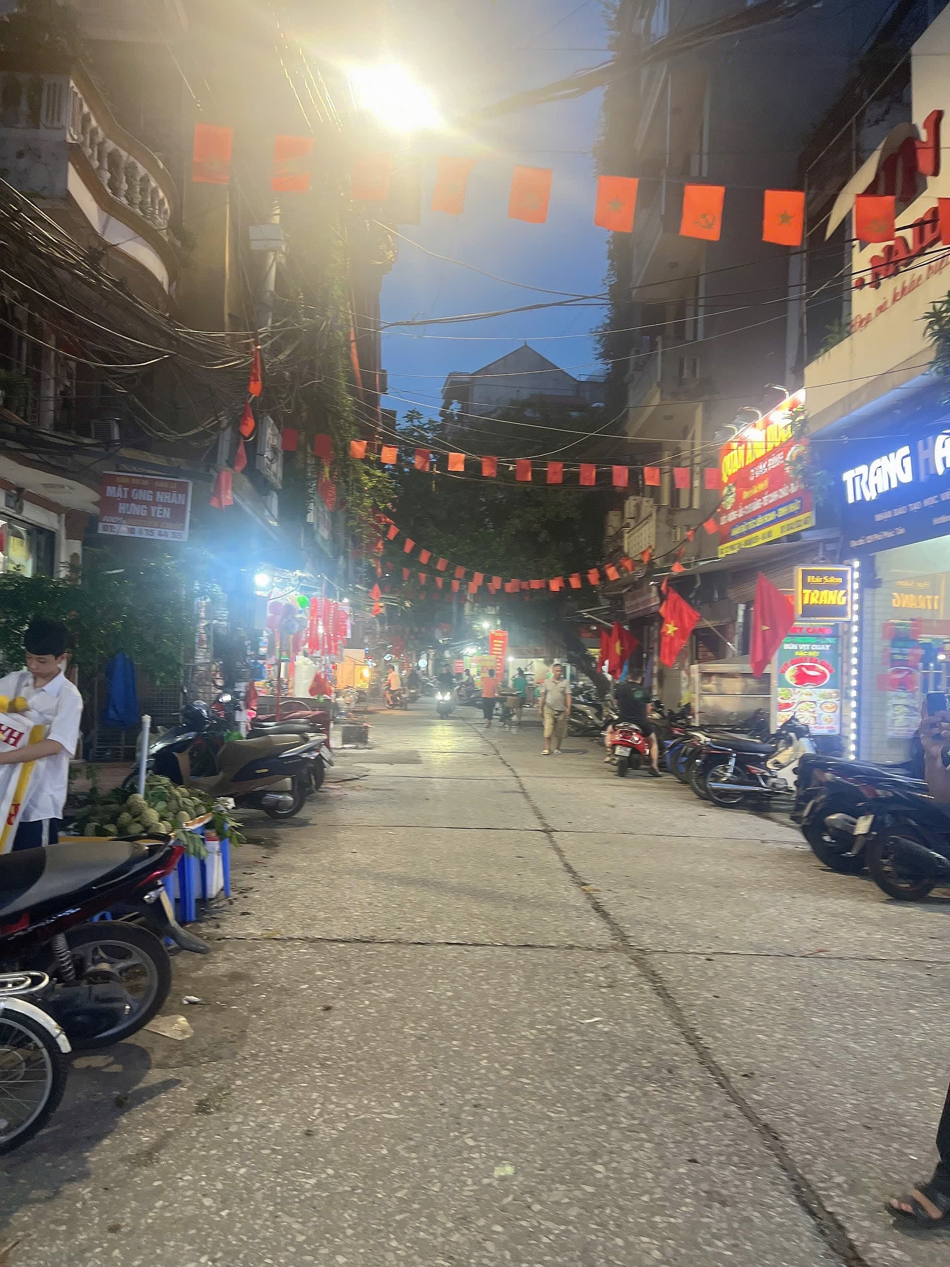 Nhà đất mặt phố, Hoàn Kiếm, Hà Nội - 80m² giá 33.8 tỷ
