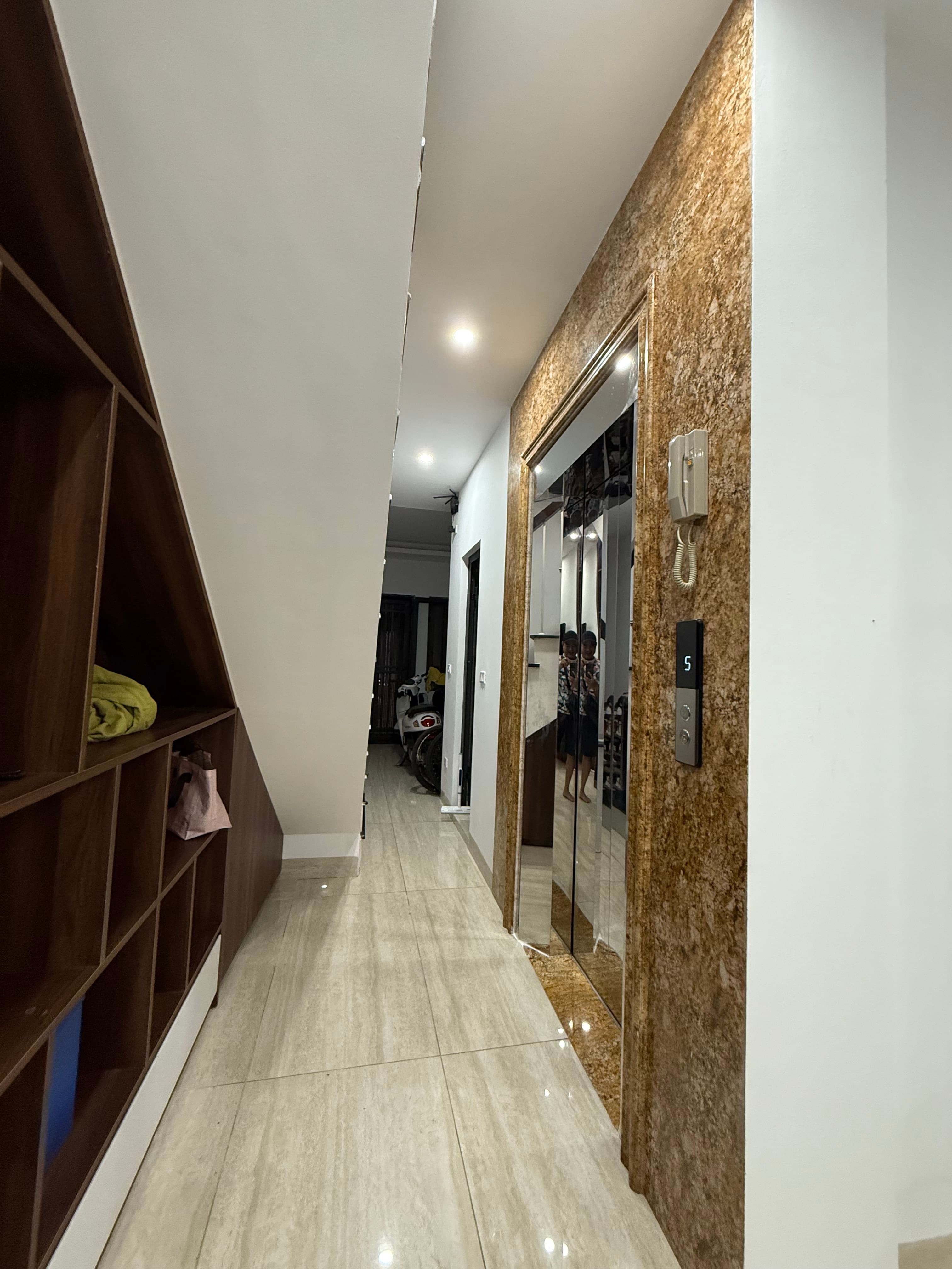 Nhà đất mặt phố, Hai Bà Trưng, Hà Nội - 43m² giá 17.8 tỷ