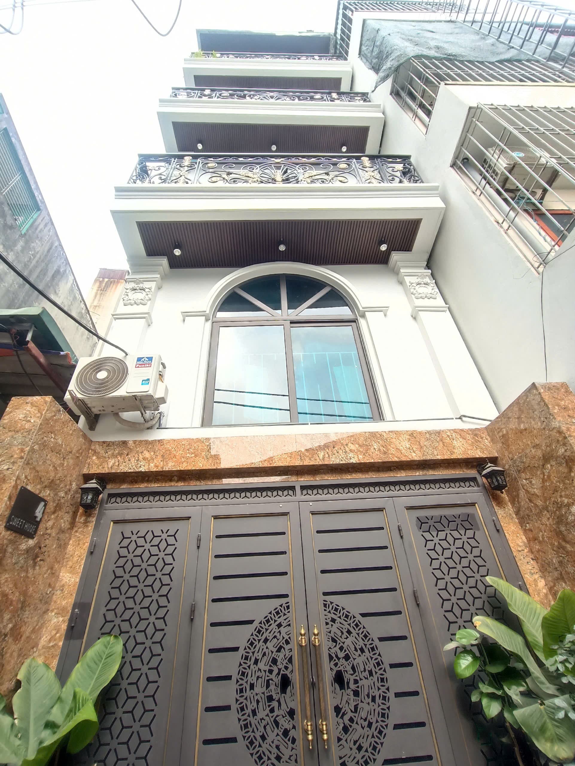 Nhà đất mặt phố, Hoàng Mai, Hà Nội - 71m² giá 18 tỷ
