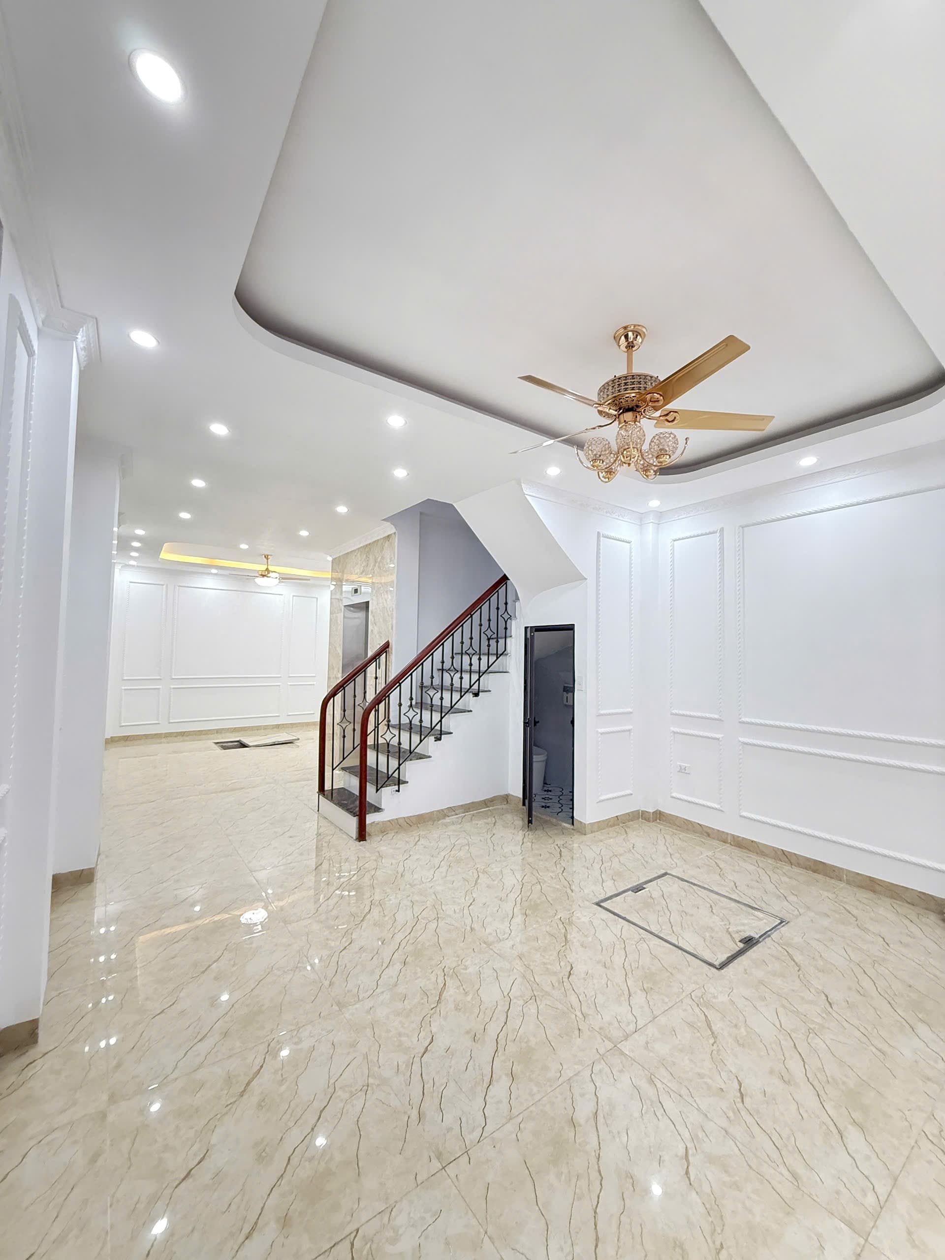 Nhà đất mặt phố, Thanh Xuân, Hà Nội - 50m² giá 146 tỷ