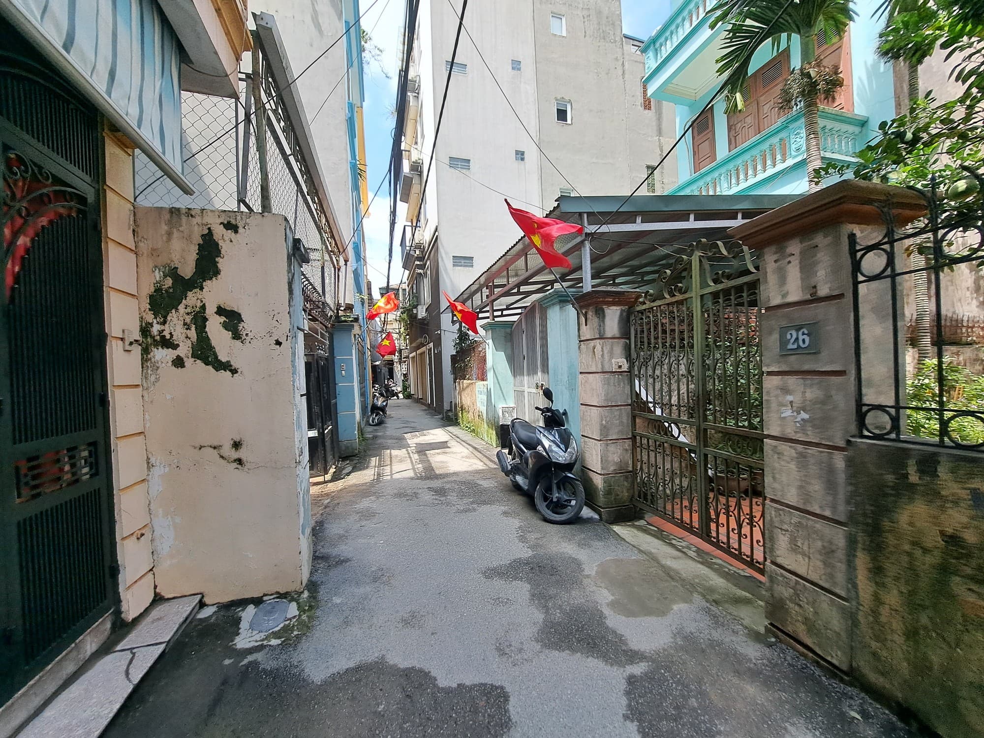 Nhà đất mặt phố, Tây Hồ, Hà Nội - 198m² giá 40 tỷ
