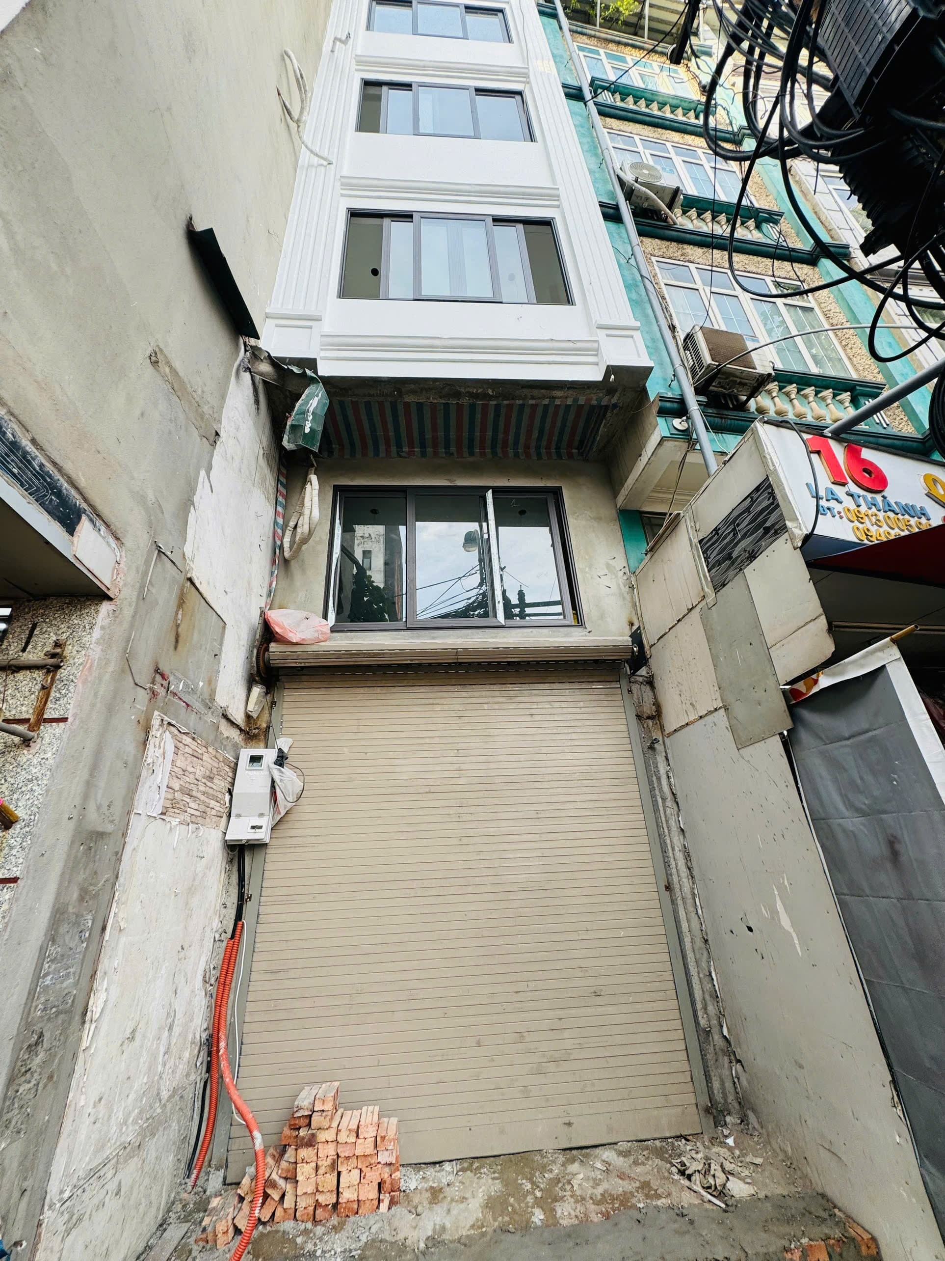 Nhà đất mặt phố, Đống Đa, Hà Nội - 33m² giá 18.5 tỷ