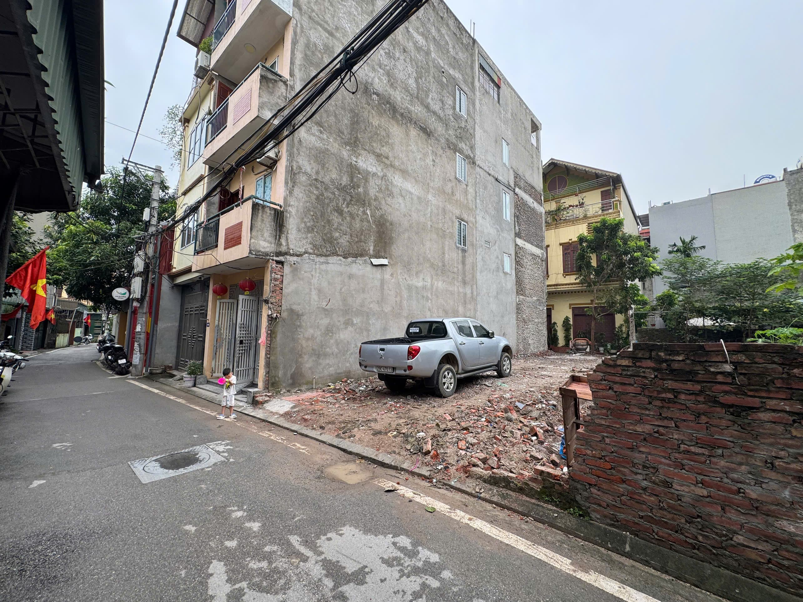 Nhà đất mặt phố, Long Biên, Hà Nội - 88m² giá 17.5 tỷ