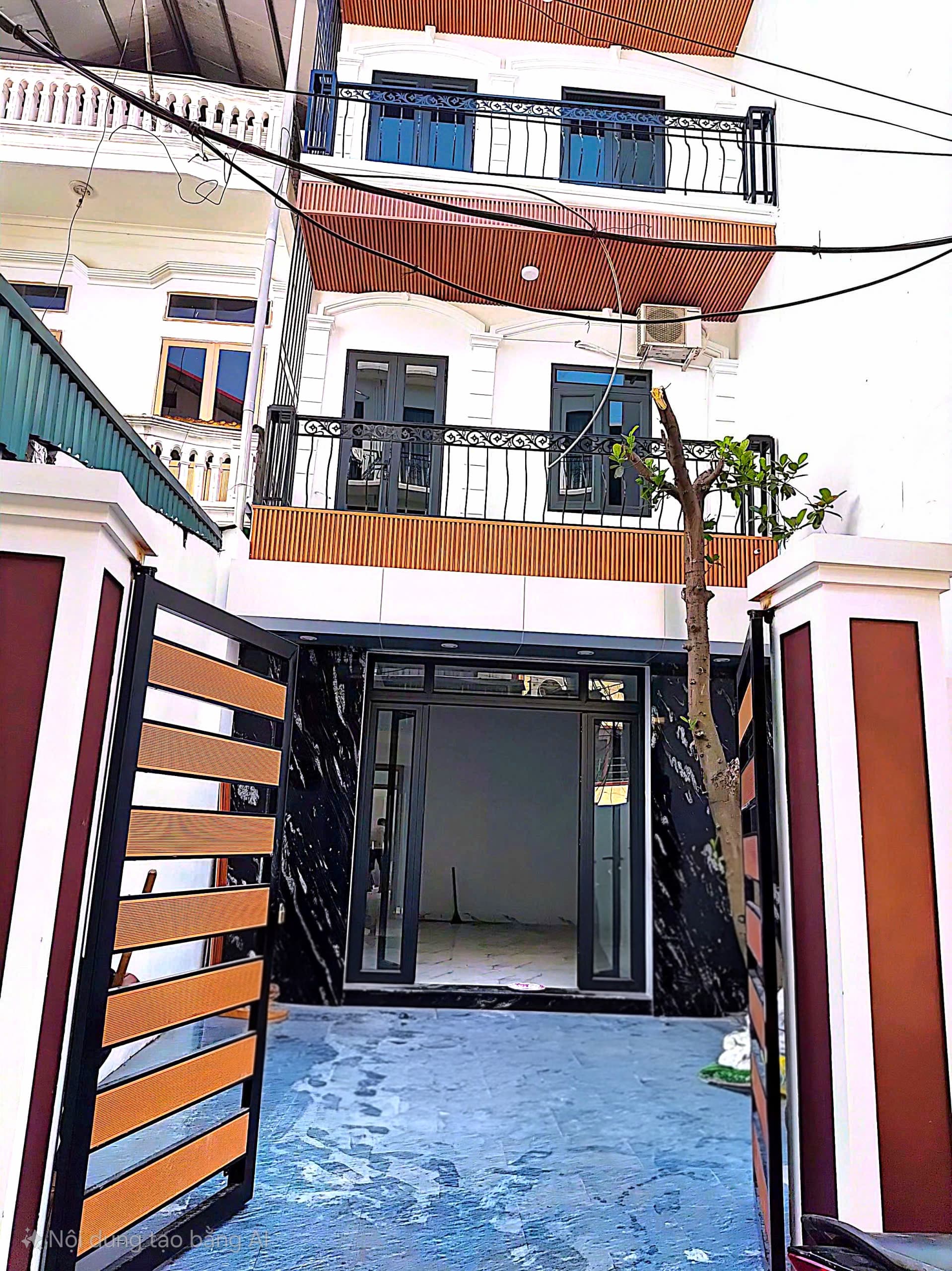 Nhà đất mặt phố, Long Biên, Hà Nội - 103m² giá 12.3 tỷ