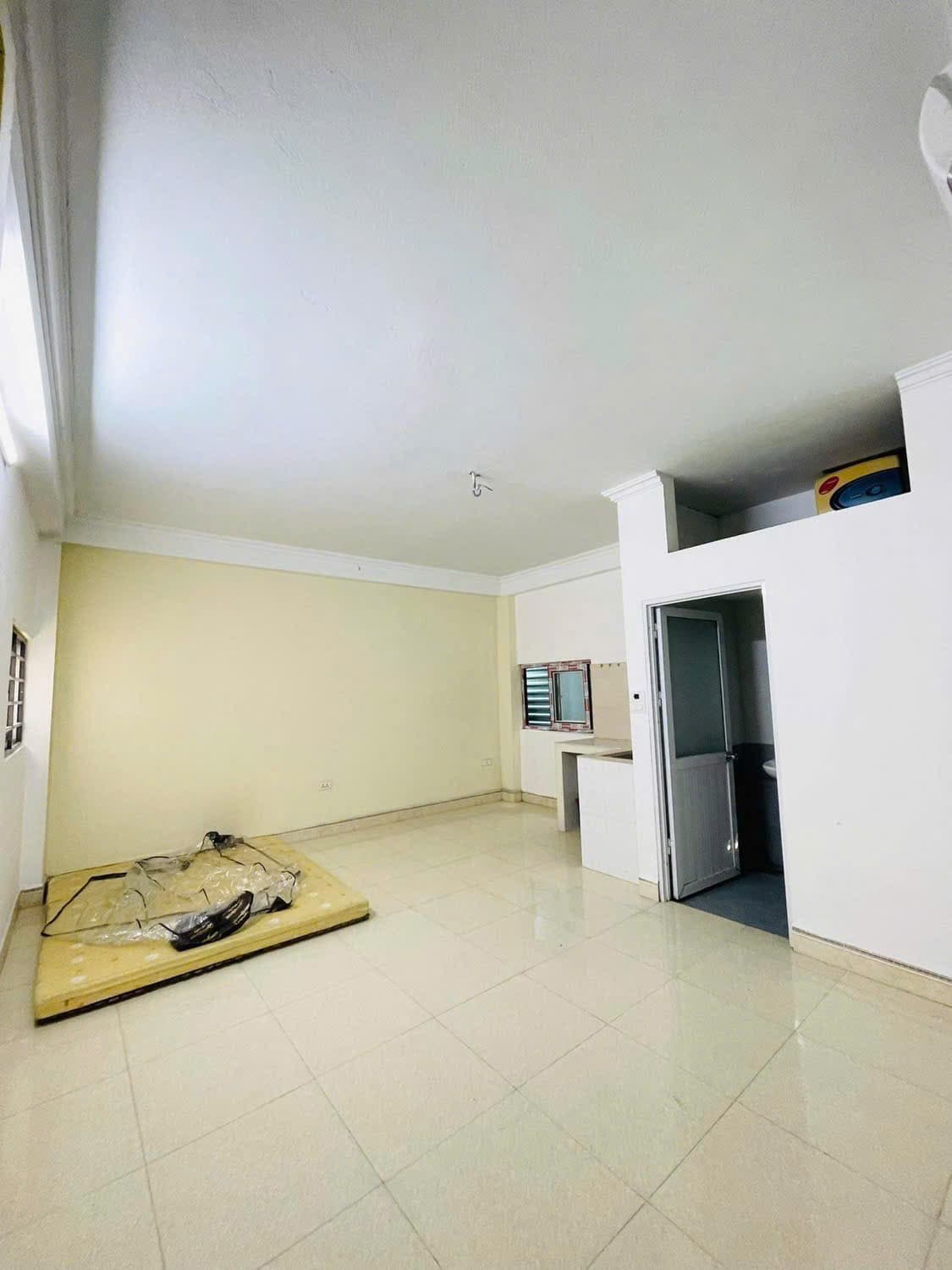 Nhà đất mặt phố, Long Biên, Hà Nội - 49m² giá 13.5 tỷ