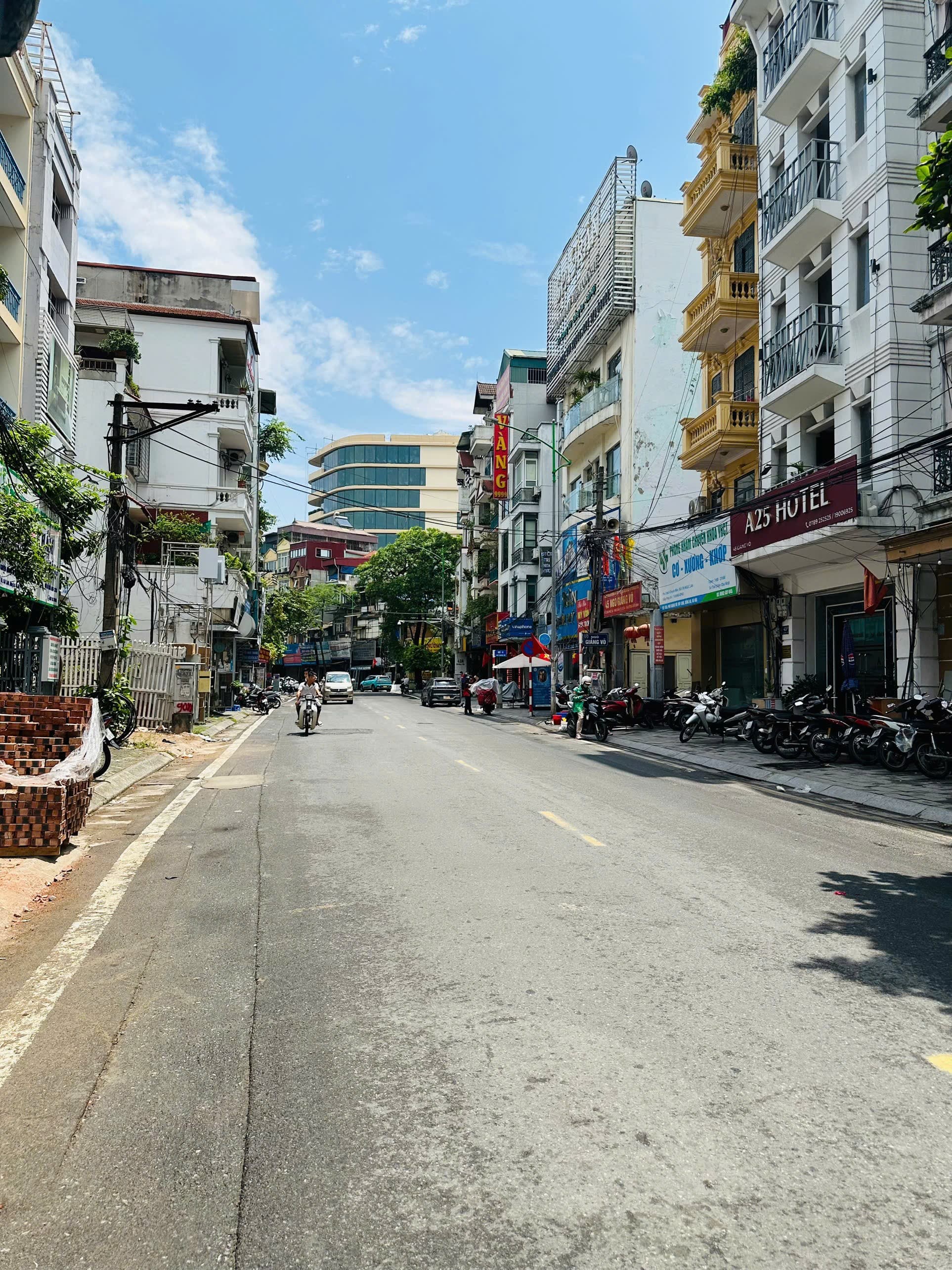 Nhà đất mặt phố, Đống Đa, Hà Nội - 104m² giá 38.5 tỷ