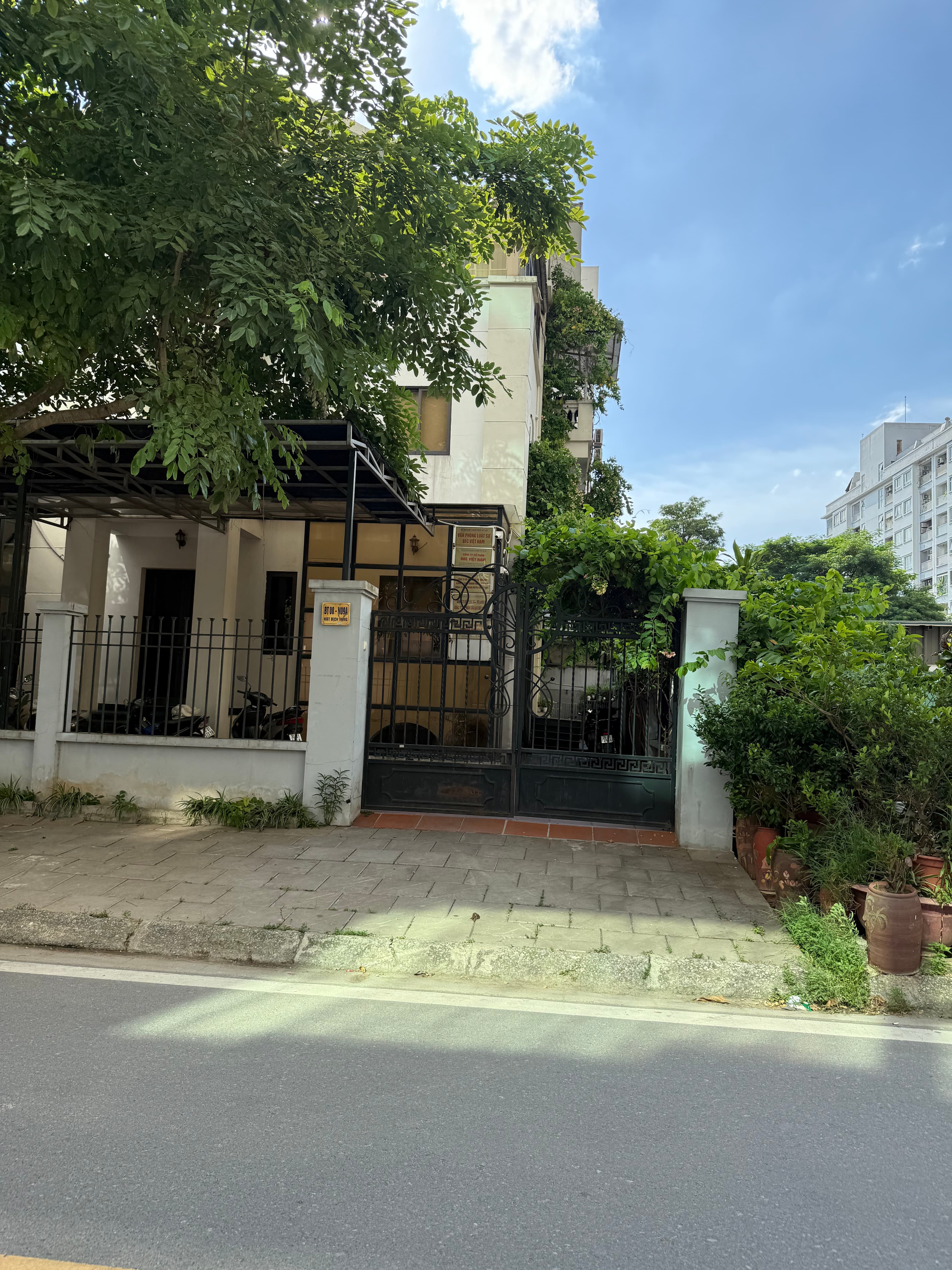 Nhà đất mặt phố, Cầu Giấy, Hà Nội - 296m² giá 125 tỷ