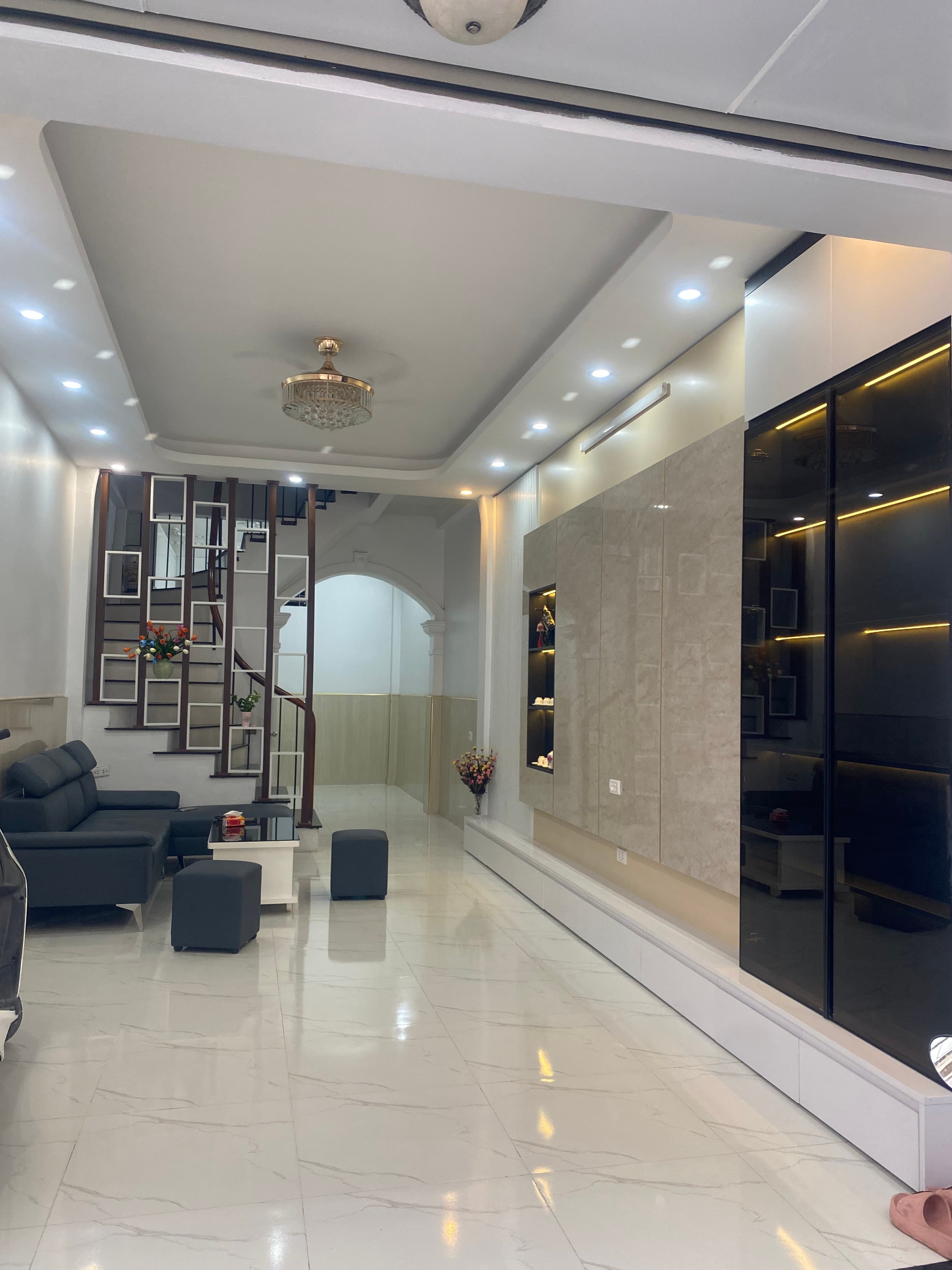 Nhà đất mặt phố, Cầu Giấy, Hà Nội - 42m² giá 13.2 tỷ