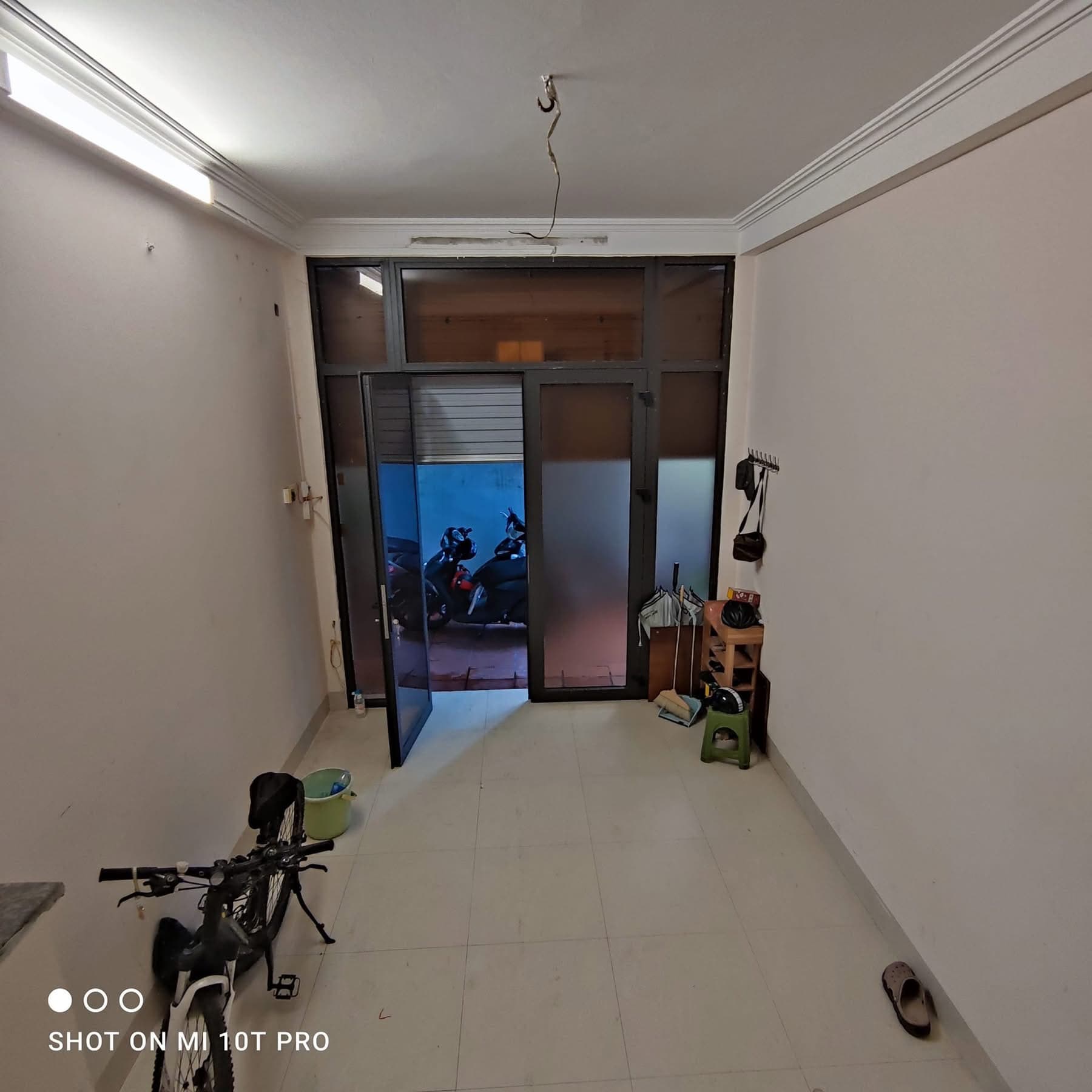 Nhà đất mặt phố, Long Biên, Hà Nội - 37m² giá 6.5 tỷ