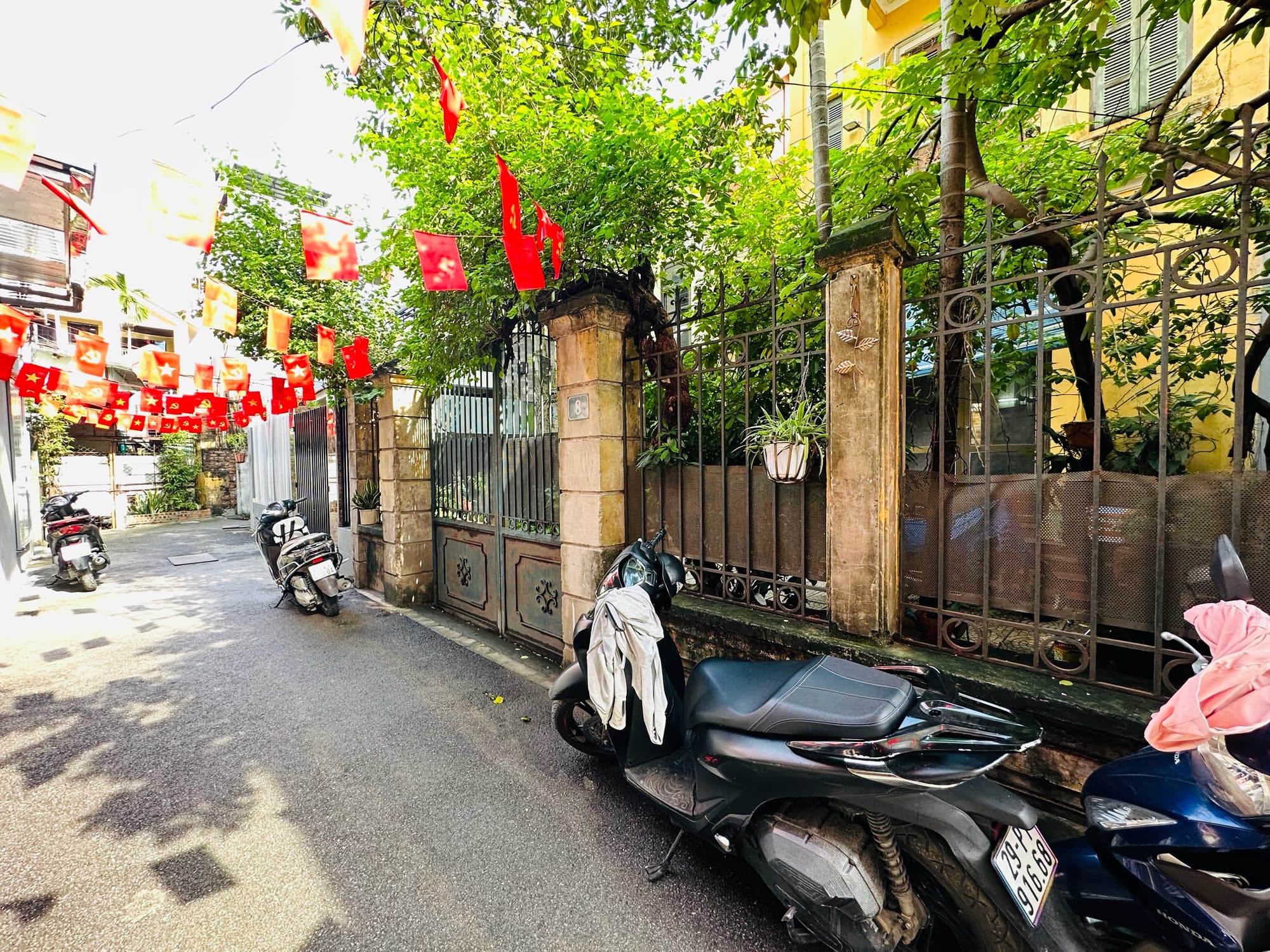 Nhà đất mặt phố, Tây Hồ, Hà Nội - 141m² giá 28.9 tỷ