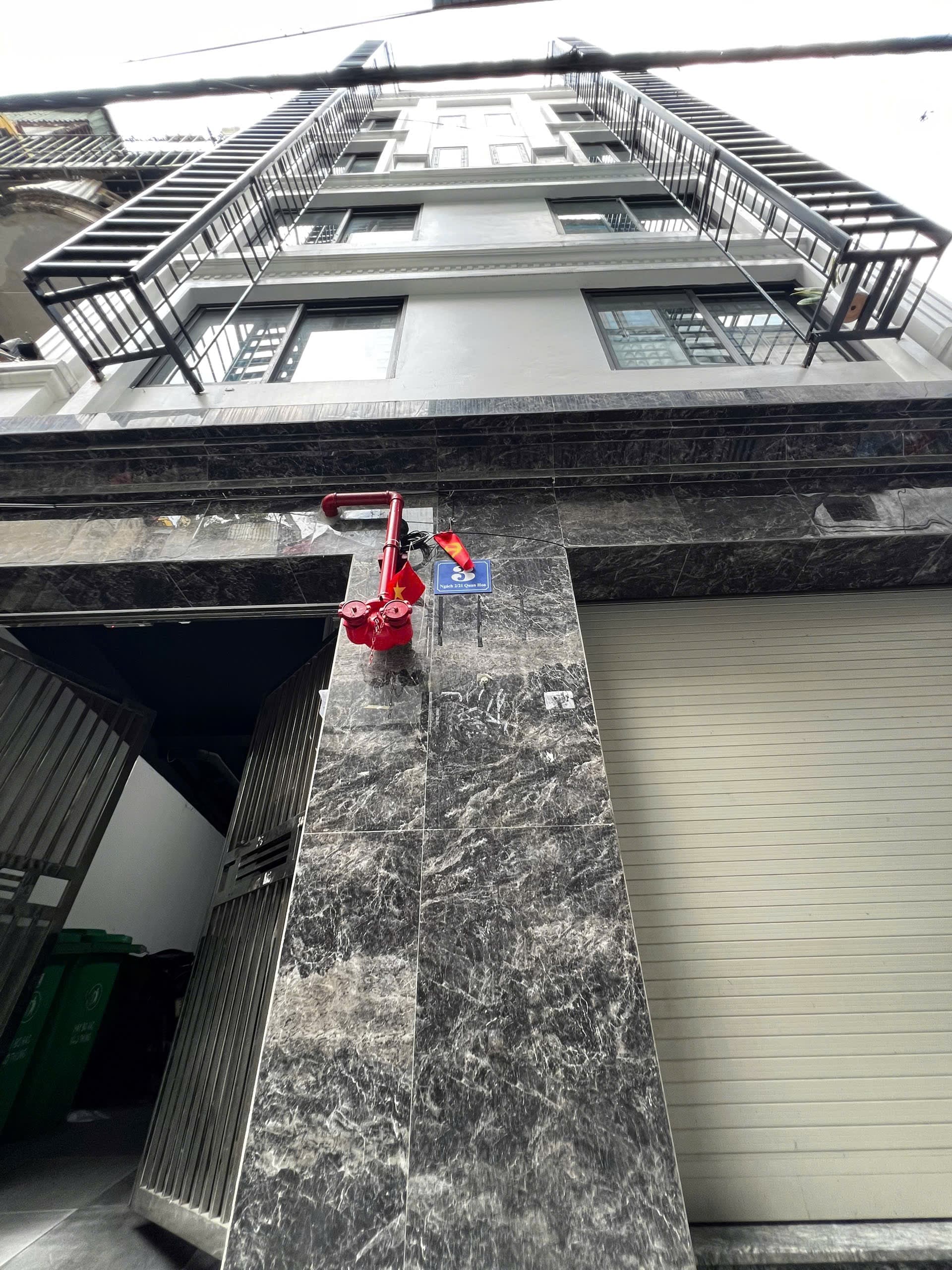 Nhà đất mặt phố, Cầu Giấy, Hà Nội - 126m² giá 40.5 tỷ