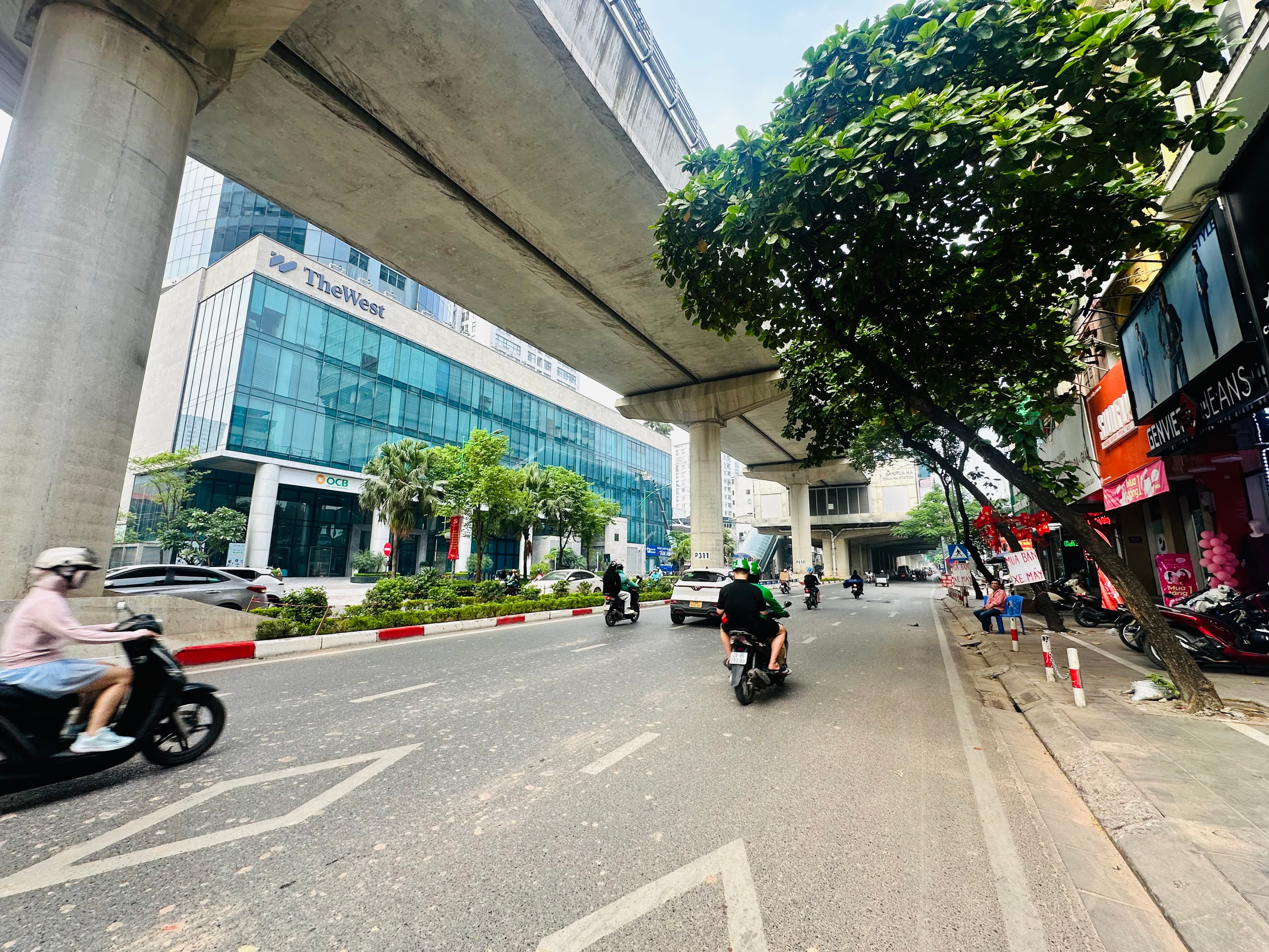 Nhà đất mặt phố, Cầu Giấy, Hà Nội - 19m² giá 19 tỷ