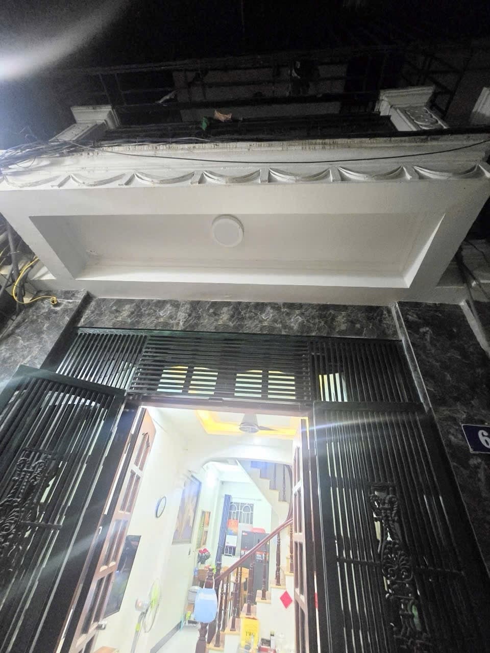 Nhà đất mặt phố, Thanh Trì, Hà Nội - 37m² giá 9.3 tỷ