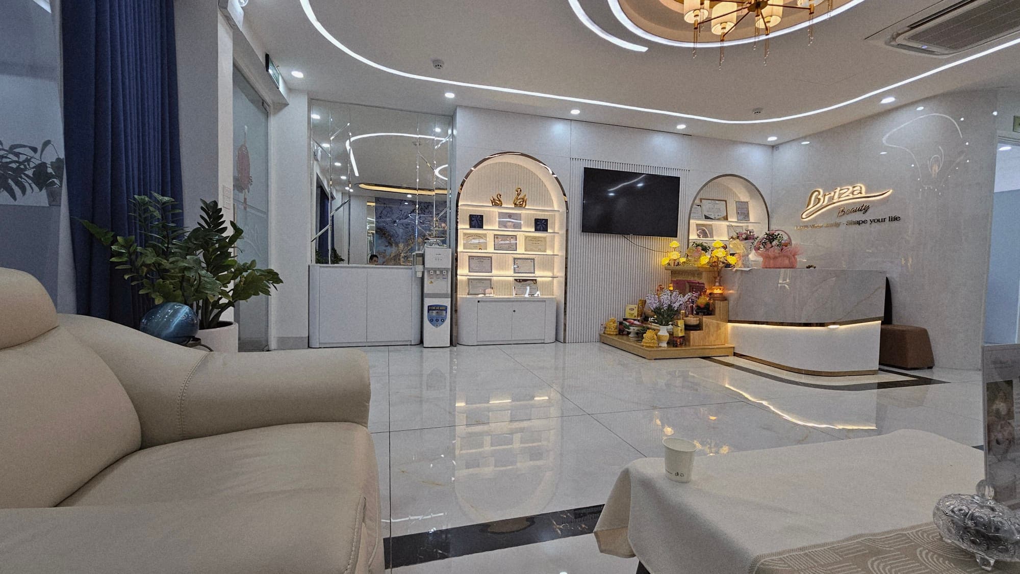 Nhà đất mặt phố, Cầu Giấy, Hà Nội - 143m² giá 110 tỷ