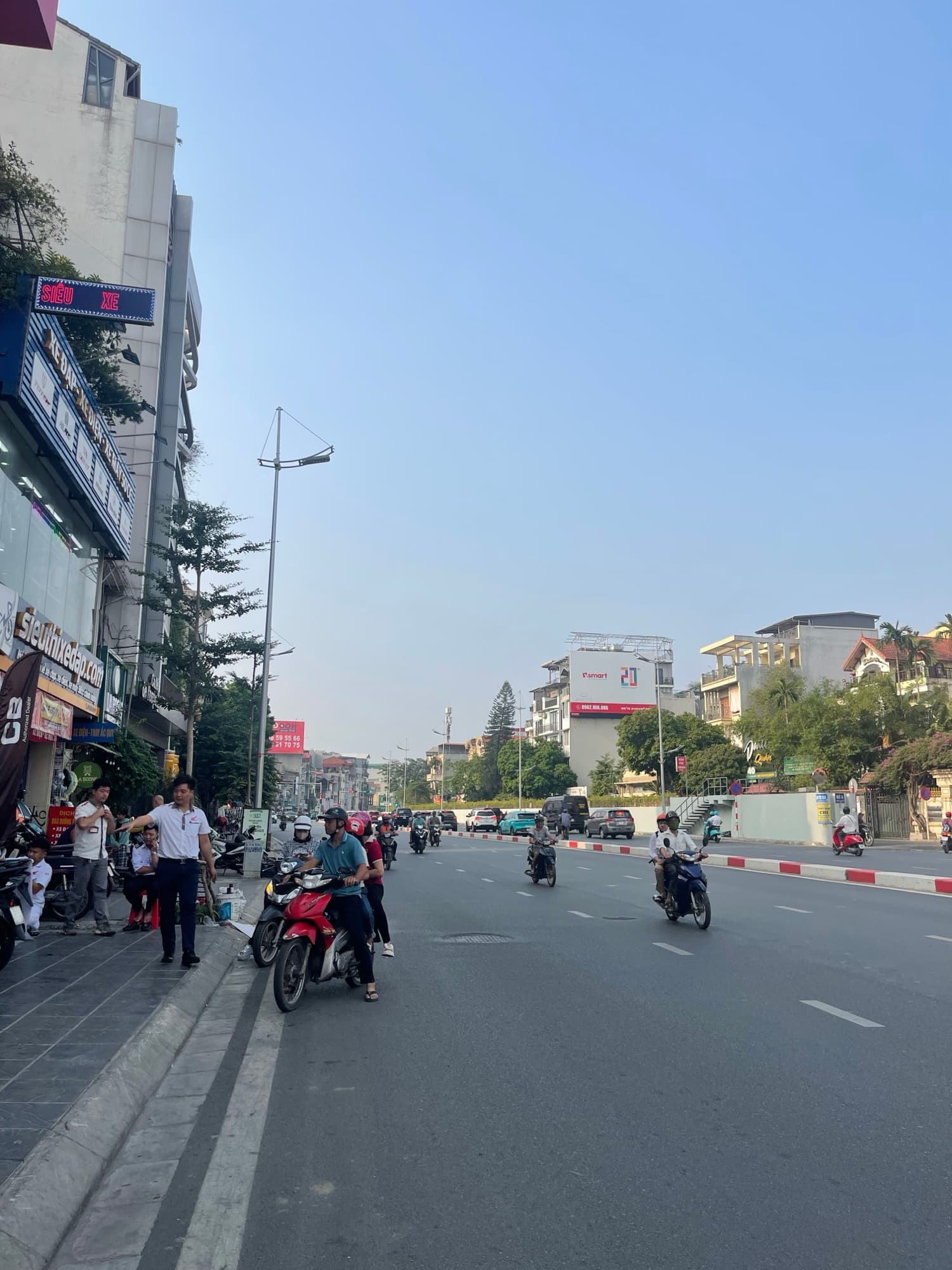 Nhà đất mặt phố, Tây Hồ, Hà Nội - 180m² giá 143 tỷ