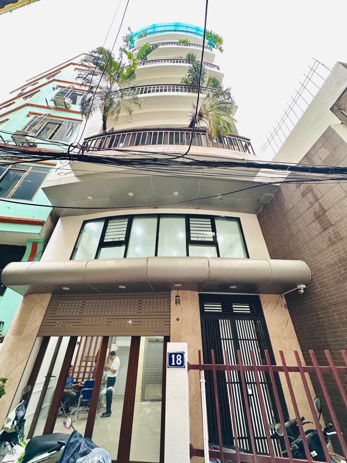 Nhà đất mặt phố, Đống Đa, Hà Nội - 61m² giá 24 tỷ