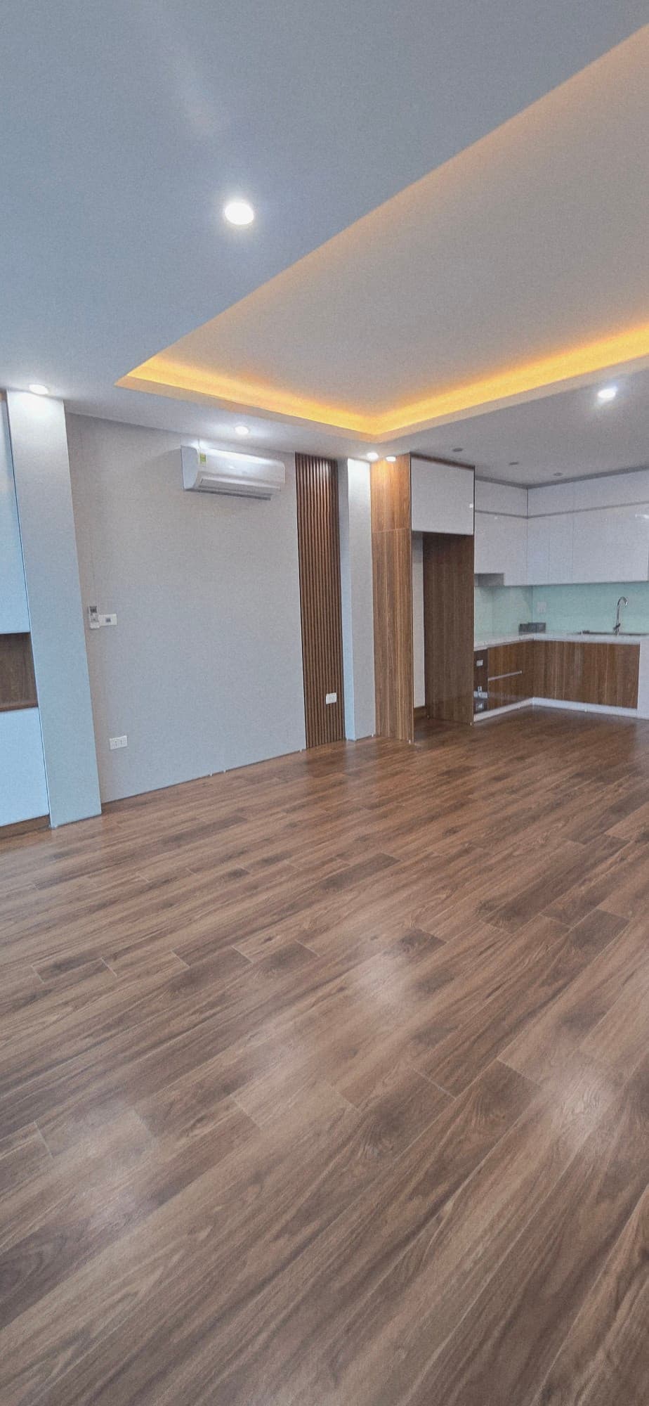 Nhà đất mặt phố, Hoàng Mai, Hà Nội - 73m² giá 27 tỷ