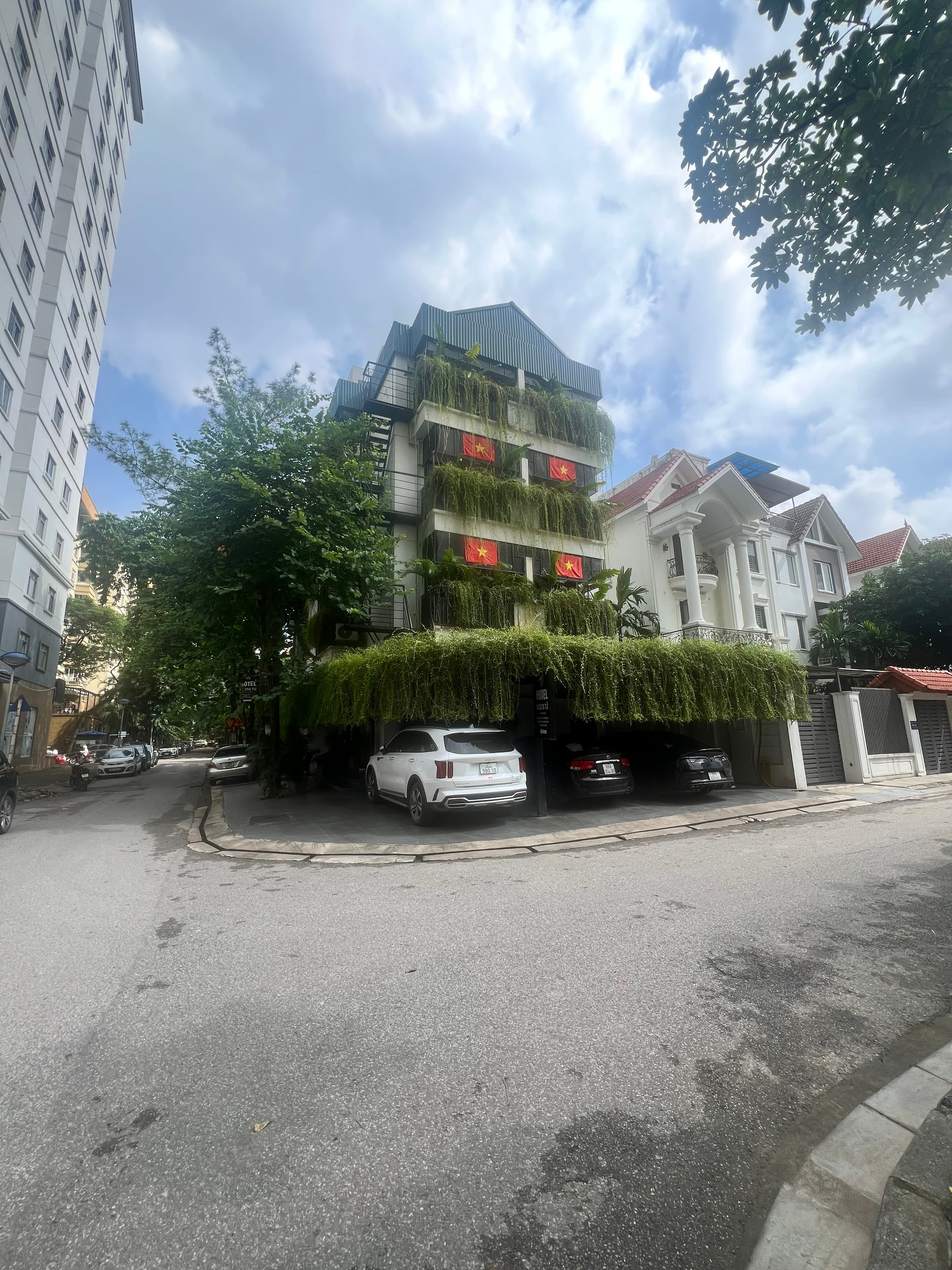 Nhà đất mặt phố, Nam Từ Liêm, Hà Nội - 196m² giá 77.9 tỷ