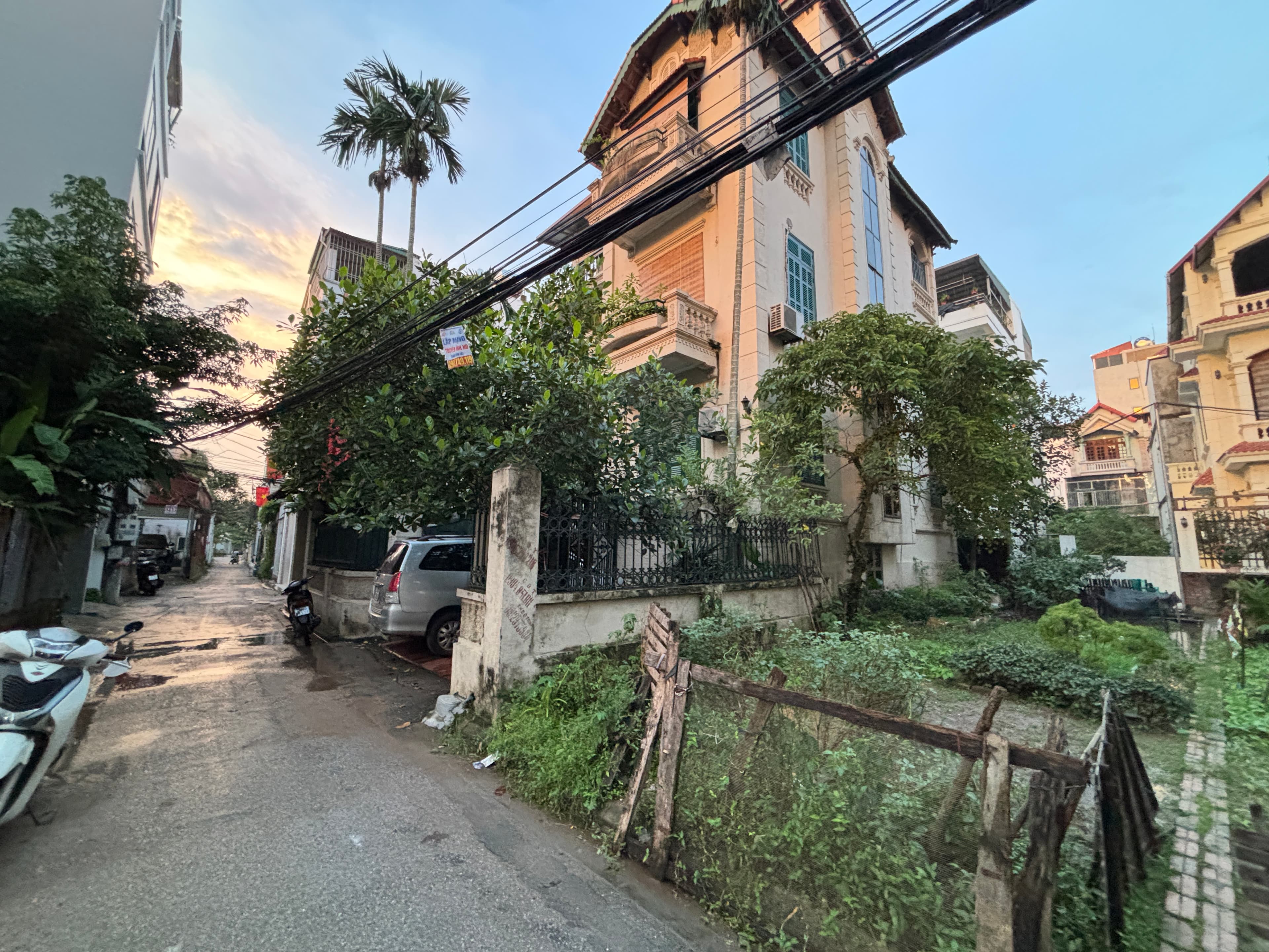 Nhà đất mặt phố, Long Biên, Hà Nội - 67m² giá 11.6 tỷ