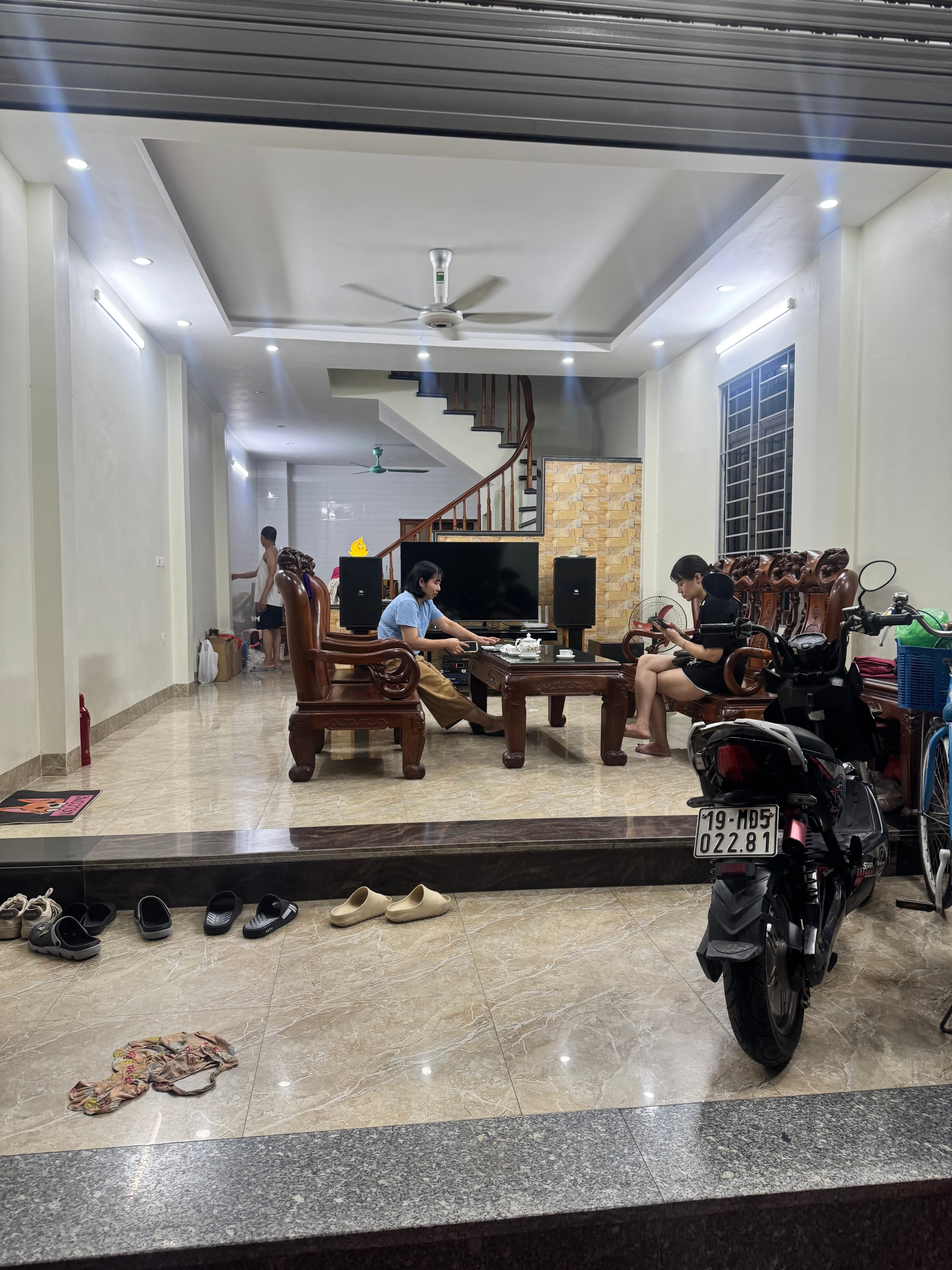 Nhà đất mặt phố, Hoàng Mai, Hà Nội - 60m² giá 12.8 tỷ