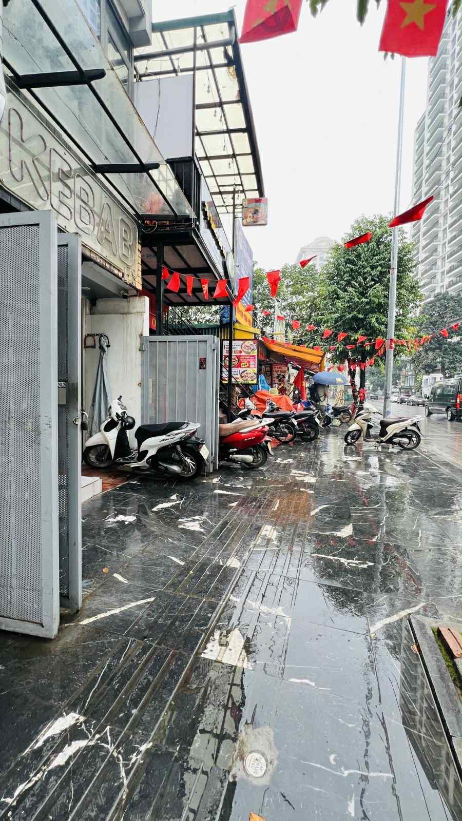 Nhà đất mặt phố, Tây Hồ, Hà Nội - 52m² giá 33.6 tỷ