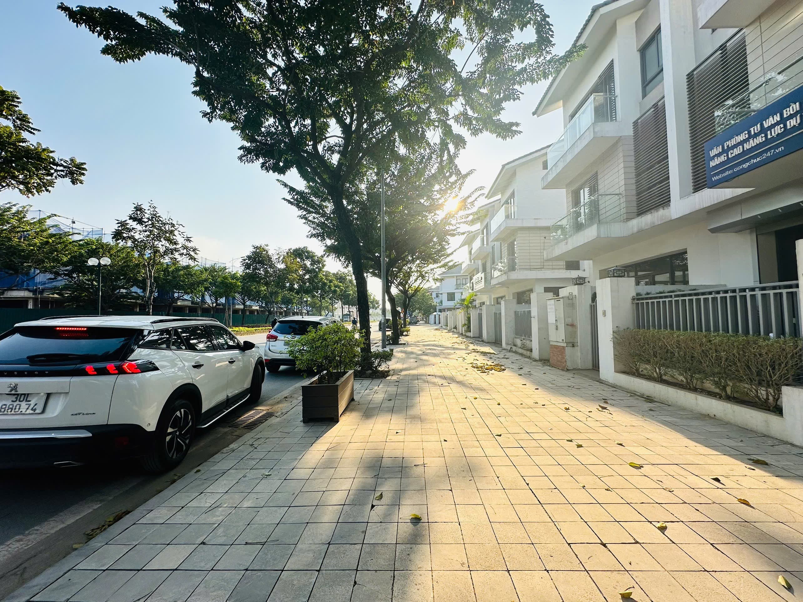Nhà đất mặt phố, Hà Đông, Hà Nội - 180m² giá 89.9 tỷ