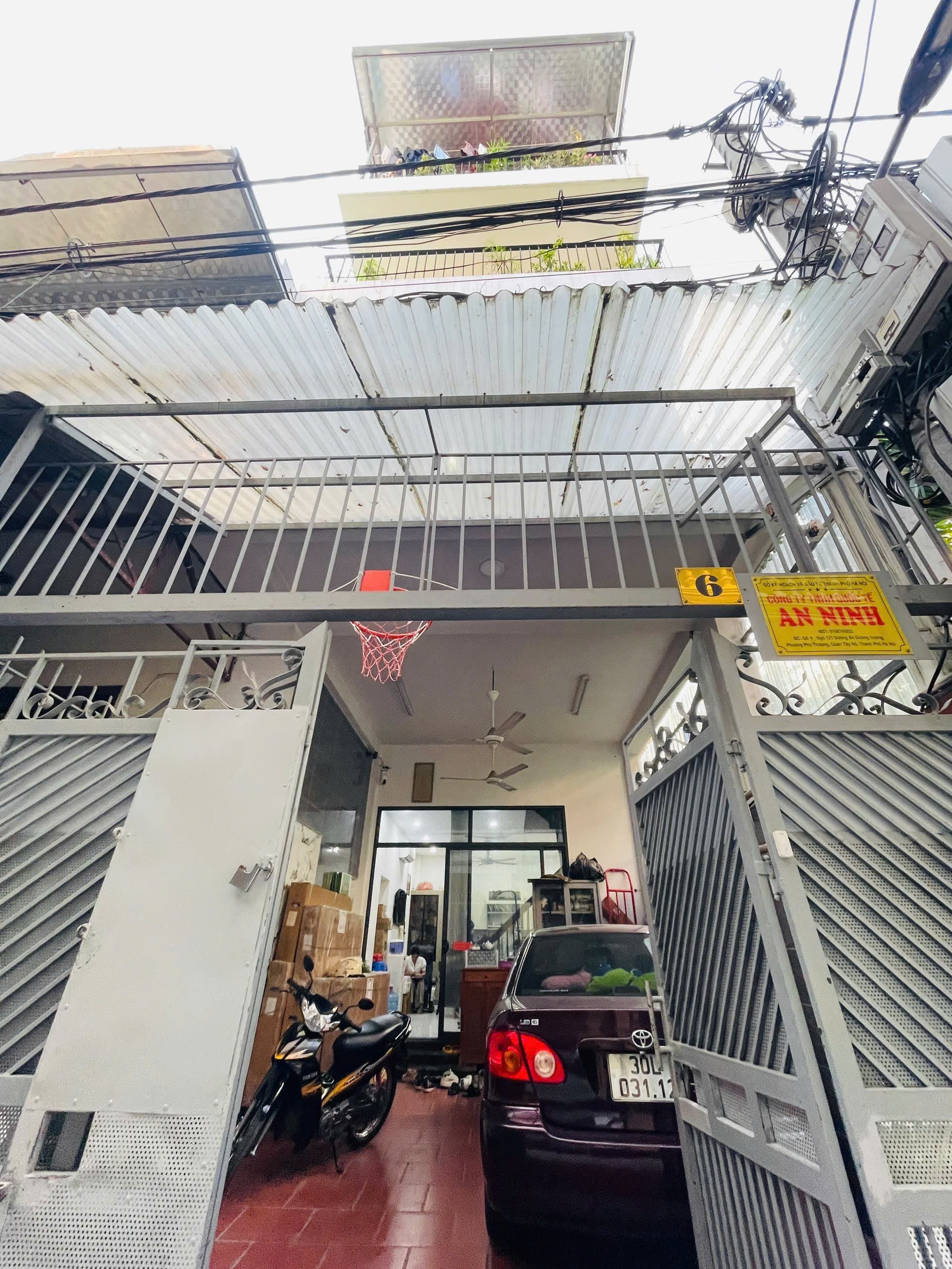 Nhà đất mặt phố, Tây Hồ, Hà Nội - 58.5m² giá 17.6 tỷ