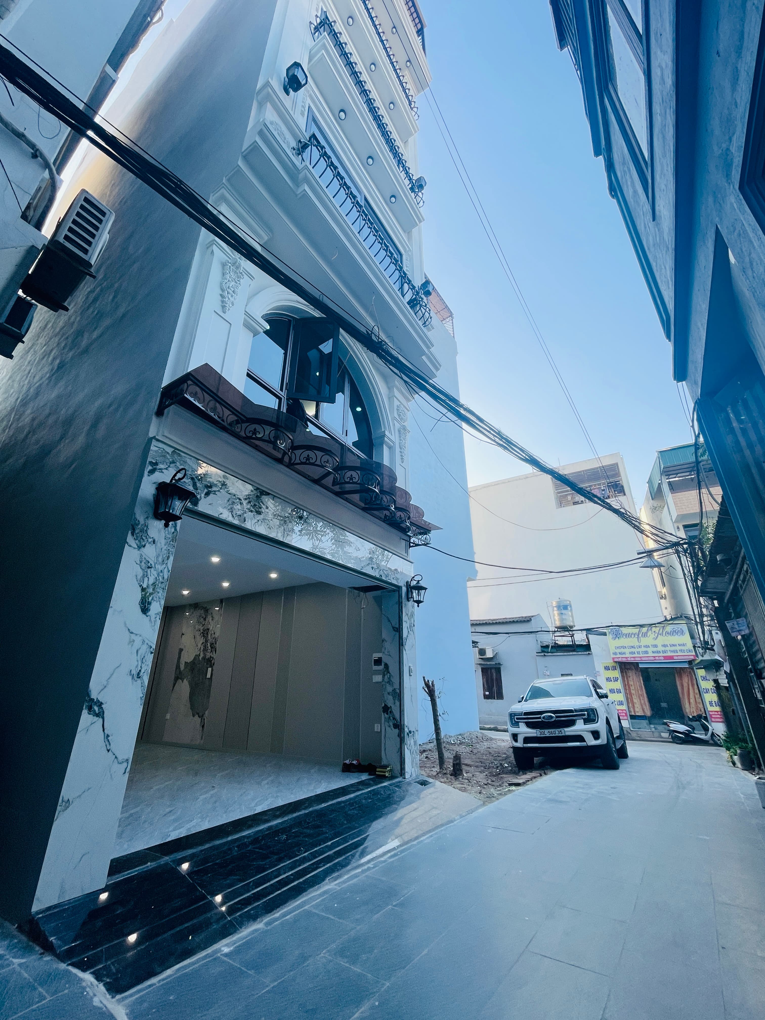 Nhà đất mặt phố, Long Biên, Hà Nội - 42m² giá 11.9 tỷ