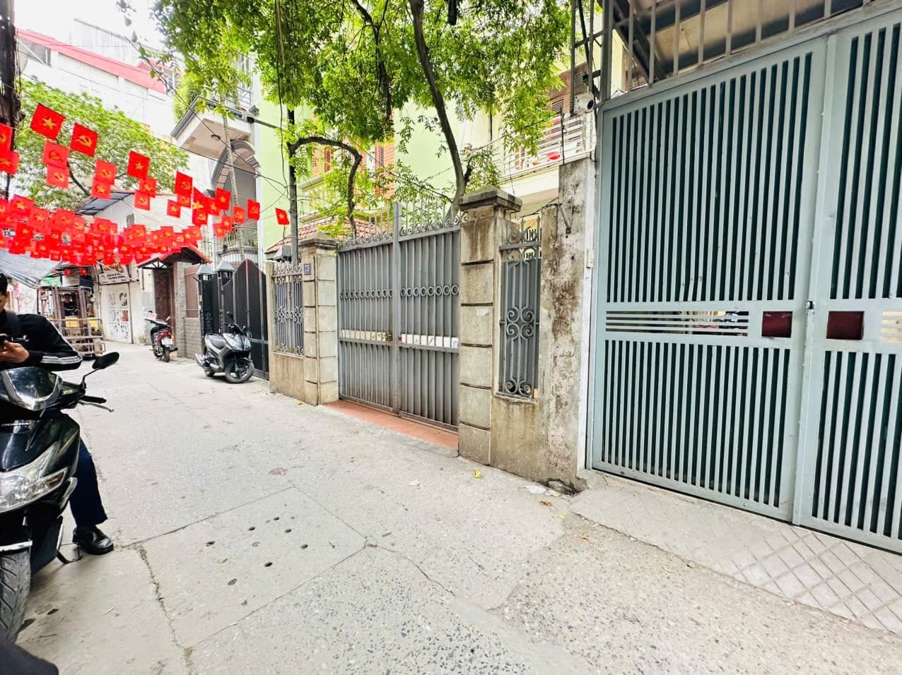 Nhà đất mặt phố, Cầu Giấy, Hà Nội - 150m² giá 52.5 tỷ