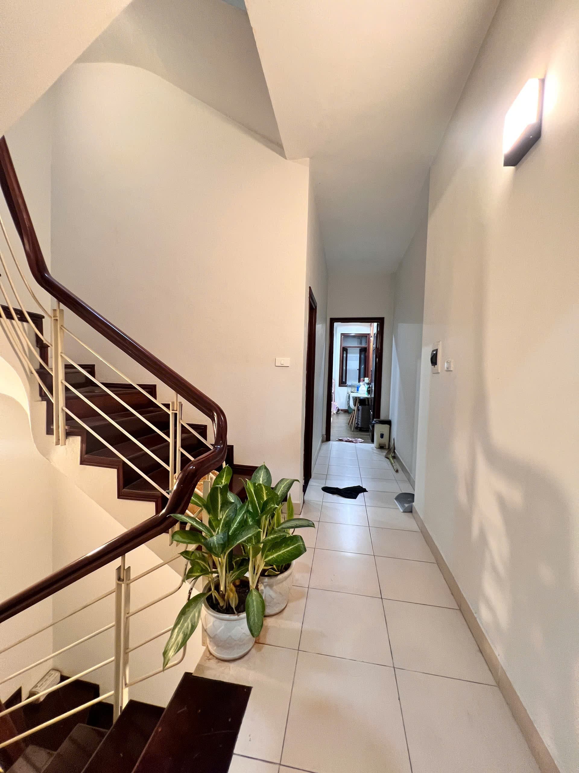 Nhà đất mặt phố, Tây Hồ, Hà Nội - 68m² giá 17 tỷ