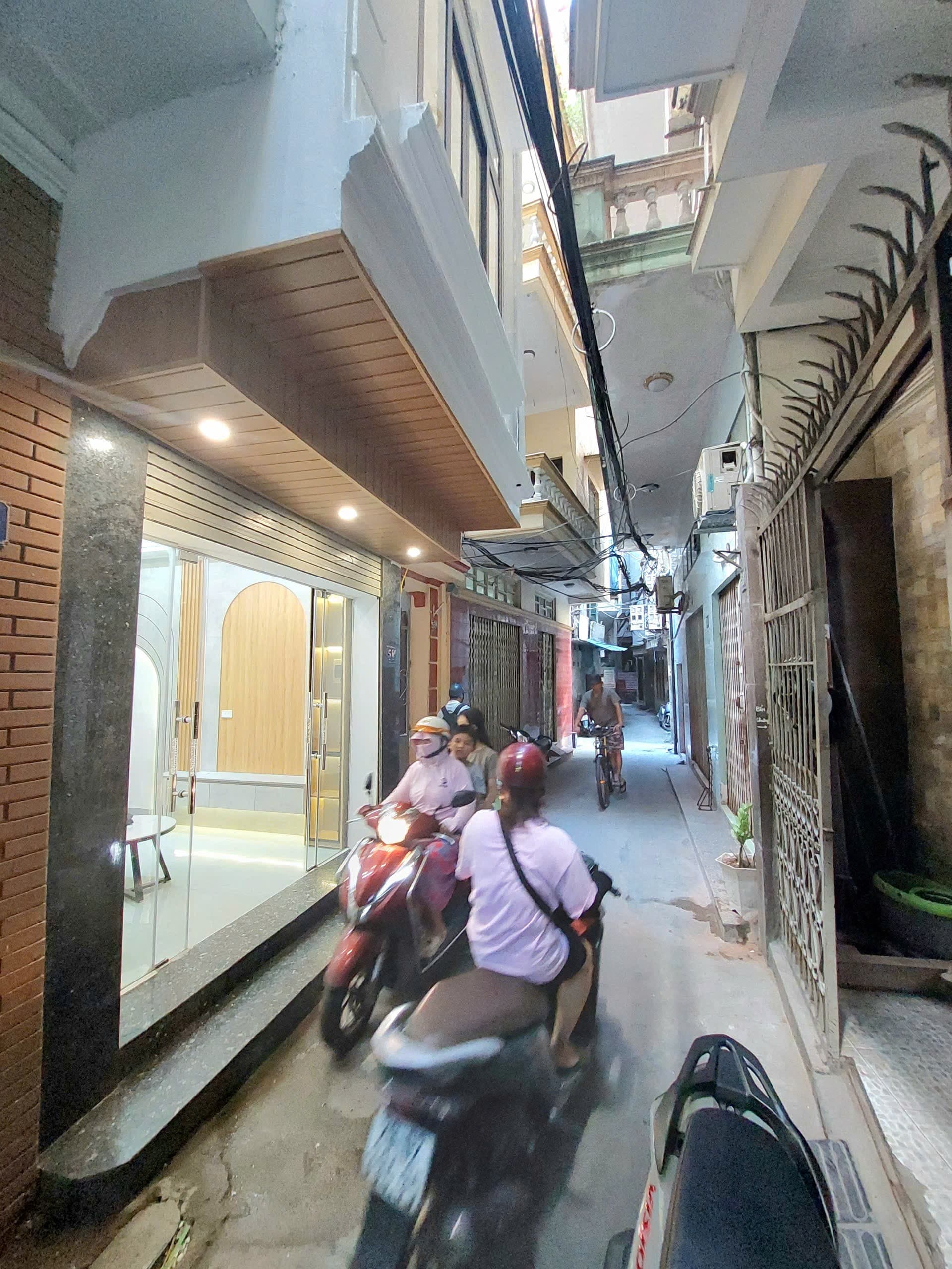 Nhà đất mặt phố, Hai Bà Trưng, Hà Nội - 16m² giá 7.2 tỷ