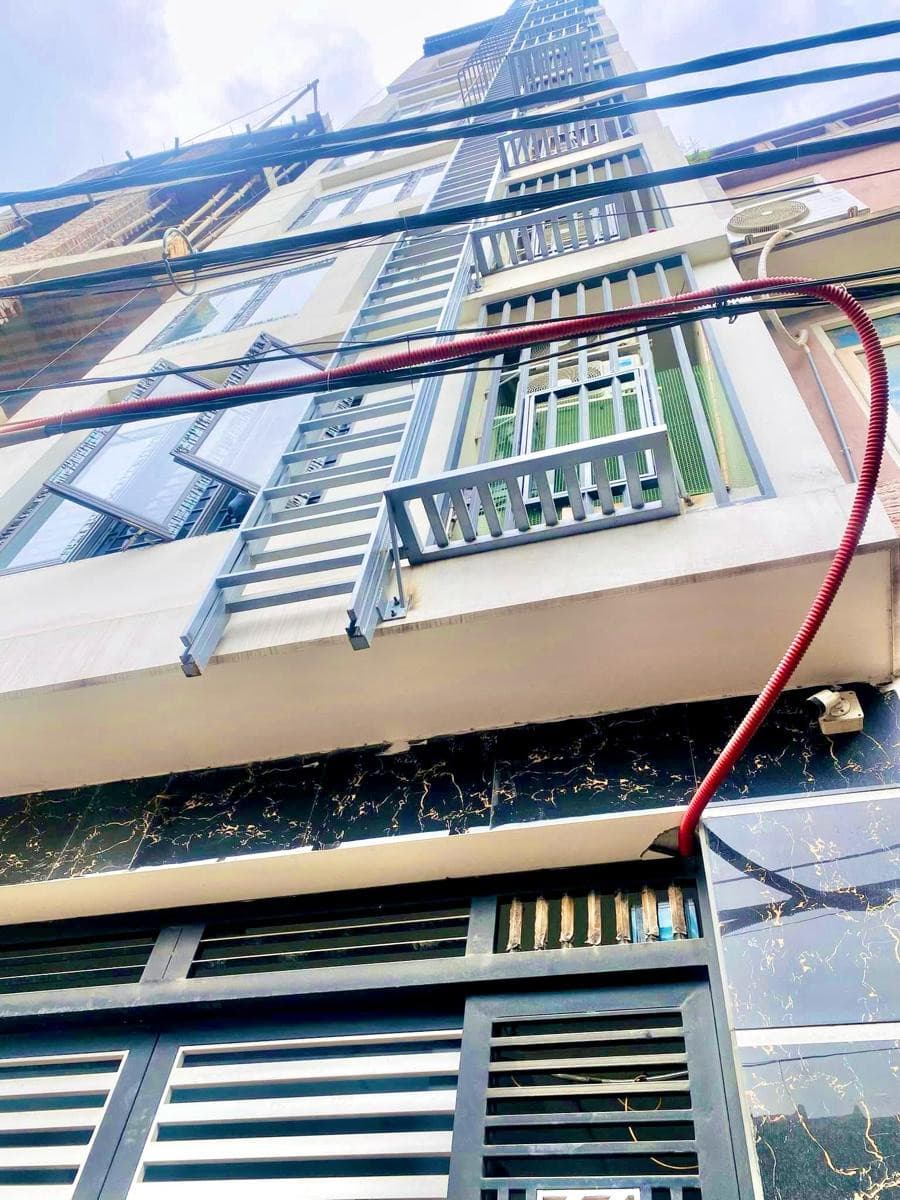 Nhà đất mặt phố, Thanh Trì, Hà Nội - 104m² giá 23.3 tỷ