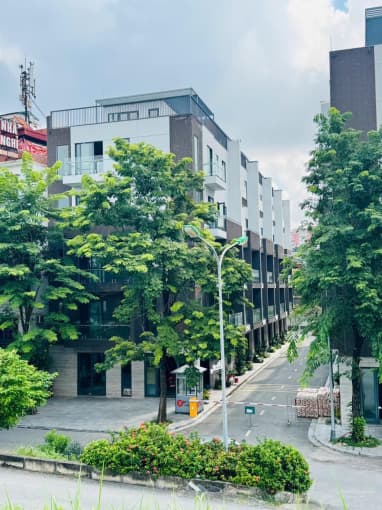 Nhà đất mặt phố, Long Biên, Hà Nội - 76m² giá 28 tỷ