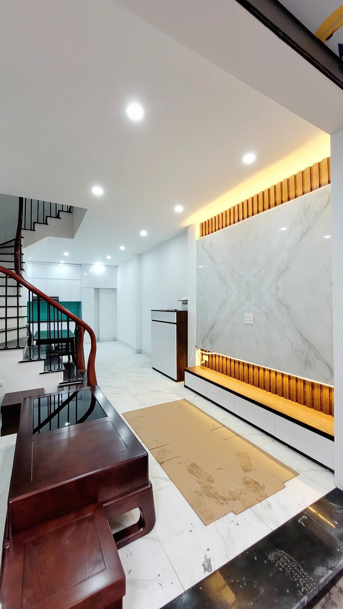Nhà đất mặt phố, Long Biên, Hà Nội - 32m² giá 5.6 tỷ