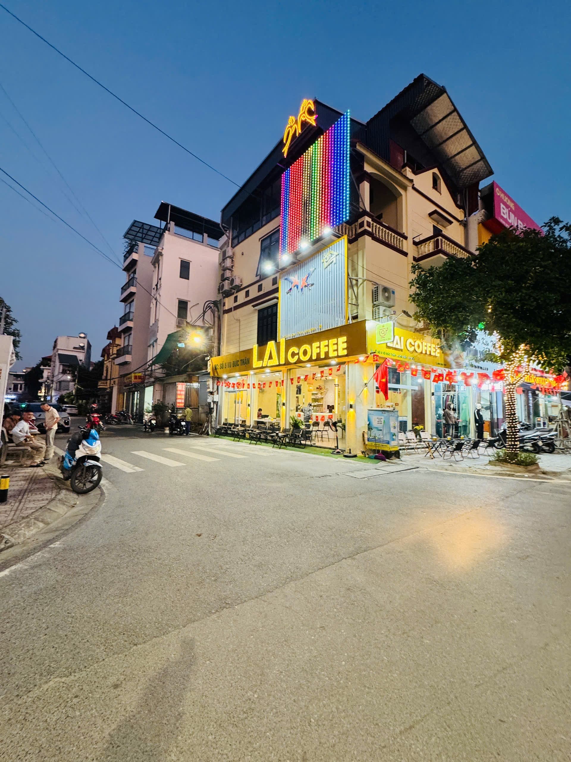 Nhà đất mặt phố, Long Biên, Hà Nội - 296m² giá 56 tỷ
