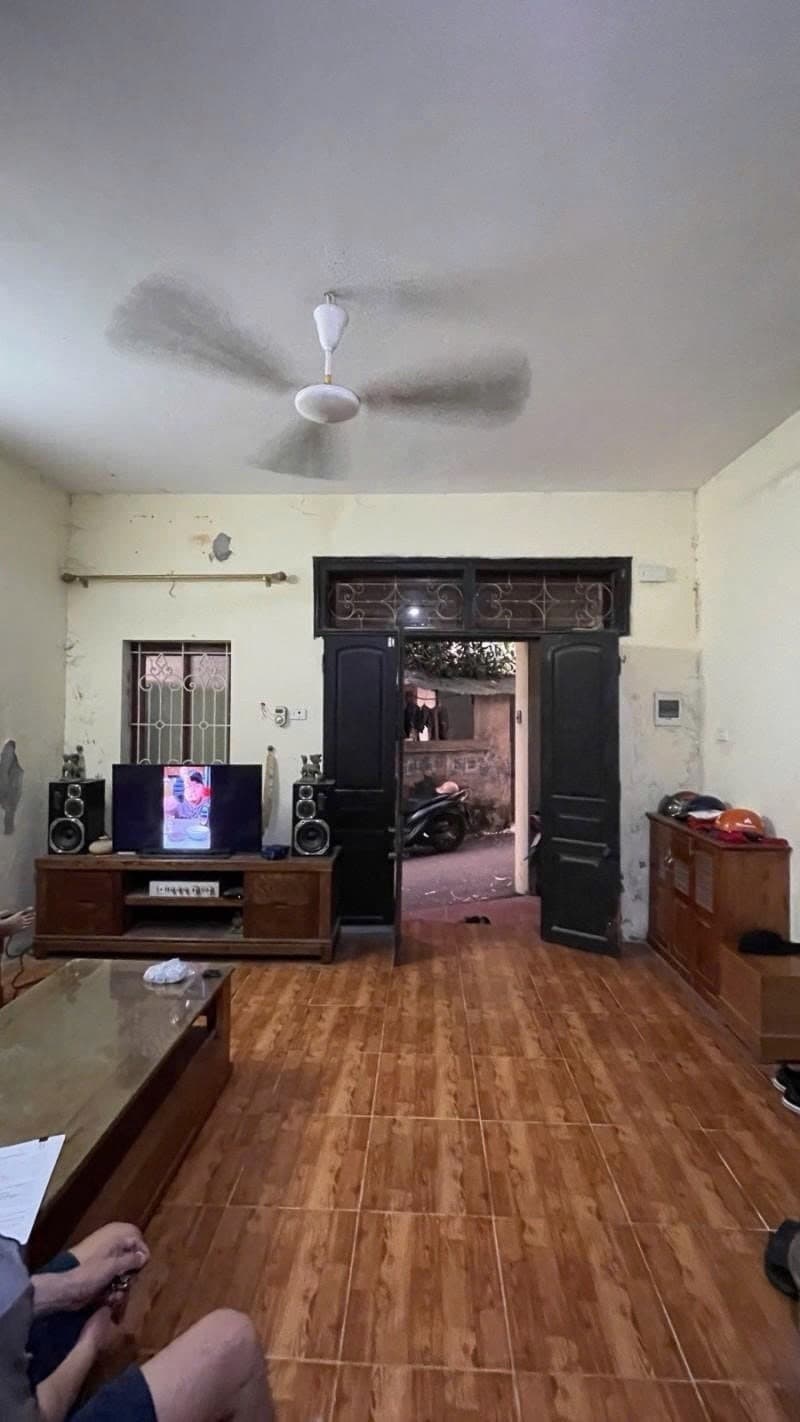 Nhà đất mặt phố, Long Biên, Hà Nội - 37m² giá 9.4 tỷ