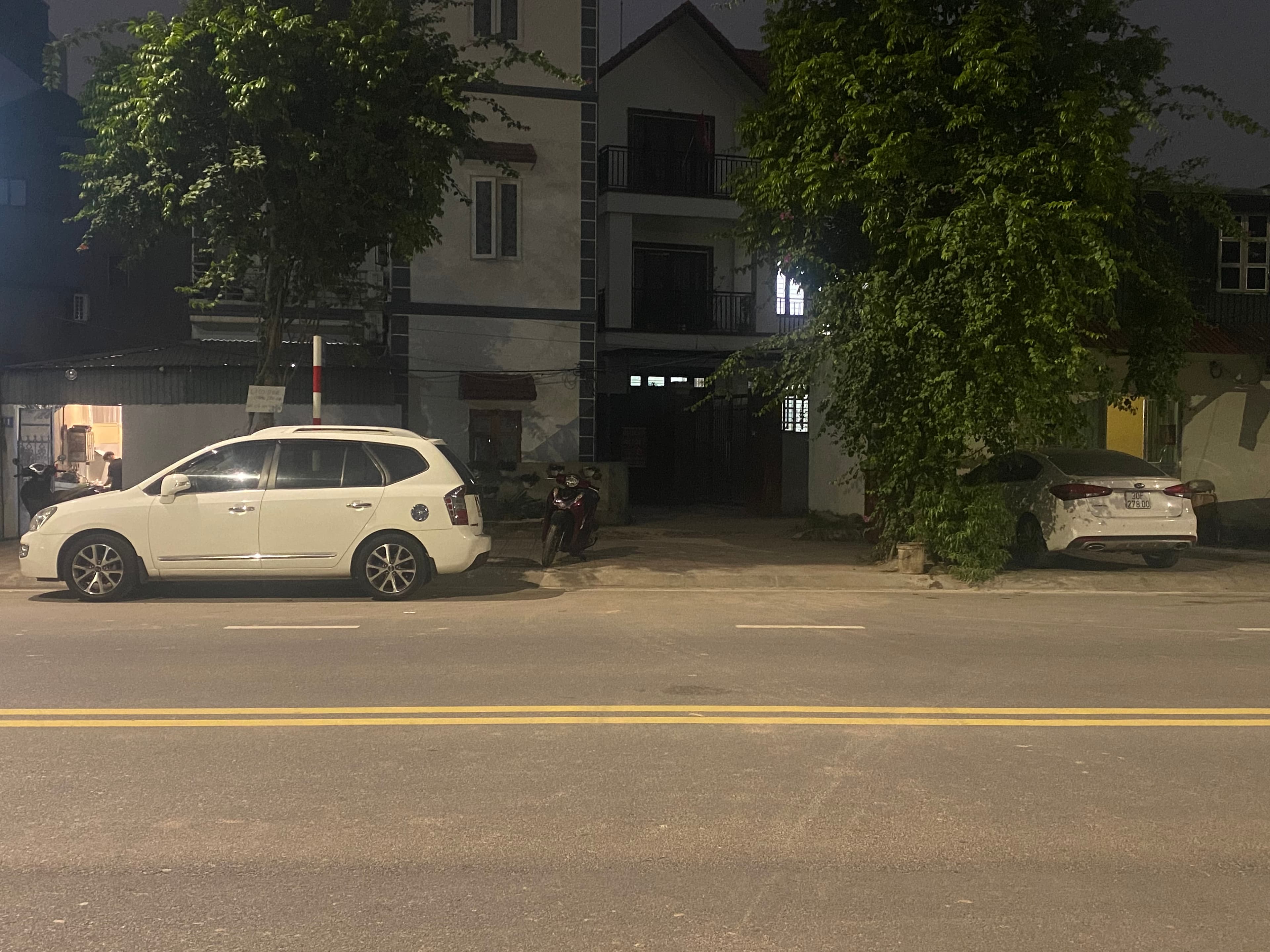 Nhà đất mặt phố, Long Biên, Hà Nội - 56m² giá 12.8 tỷ
