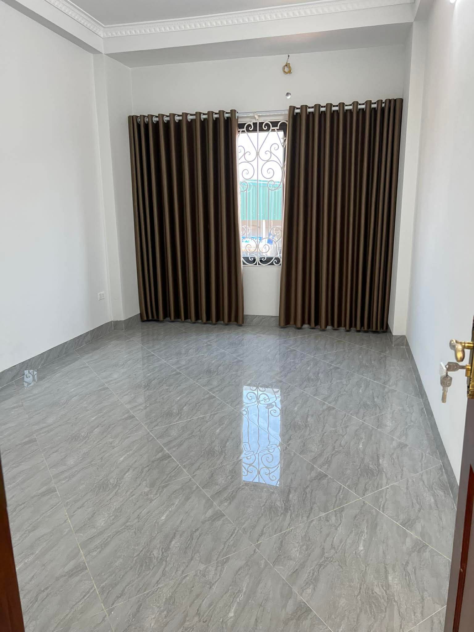 Nhà đất mặt phố, Tây Hồ, Hà Nội - 45m² giá 11.2 tỷ