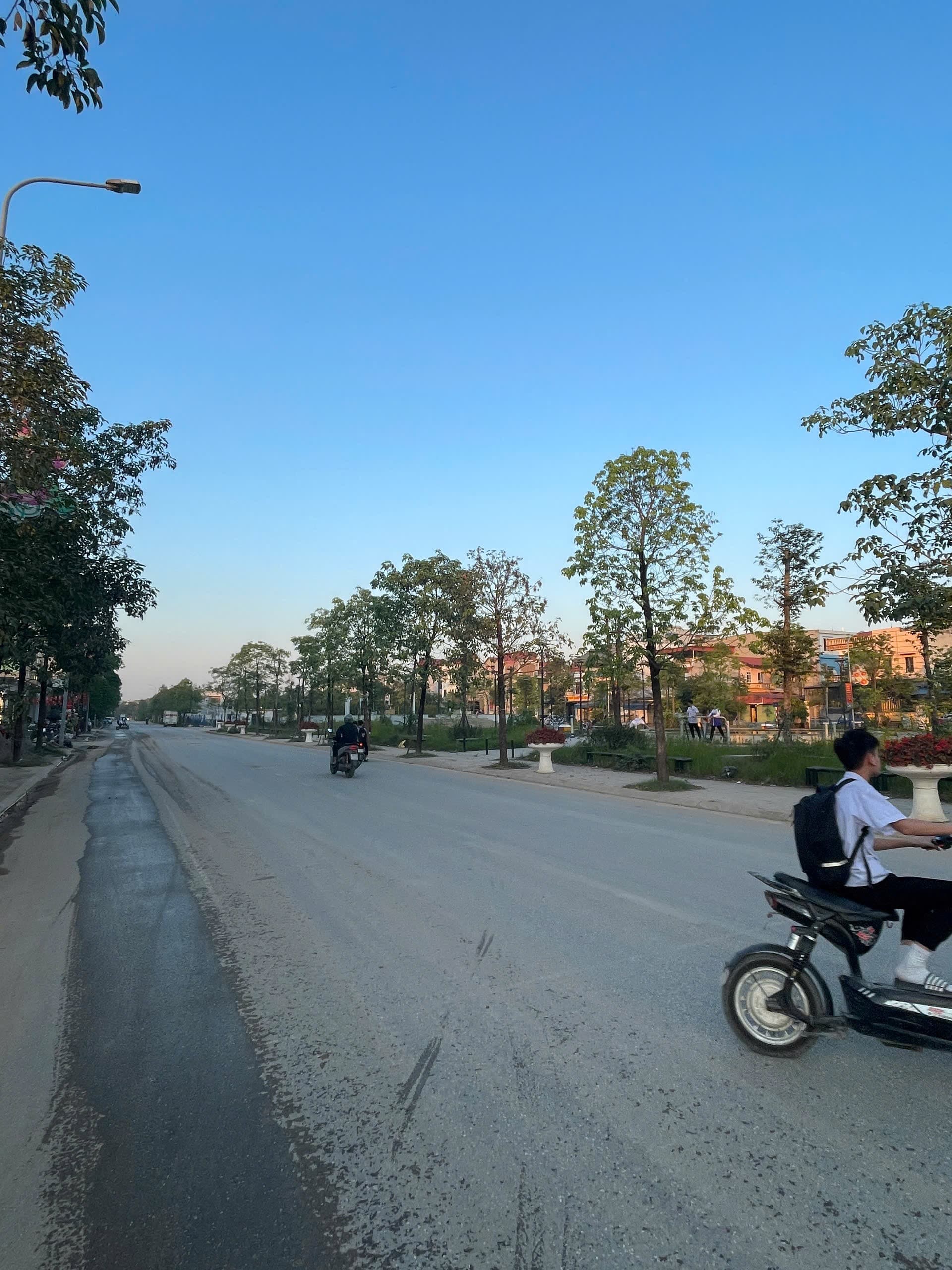 Nhà đất mặt phố, Đông Anh, Hà Nội - 120m² giá 12.8 tỷ