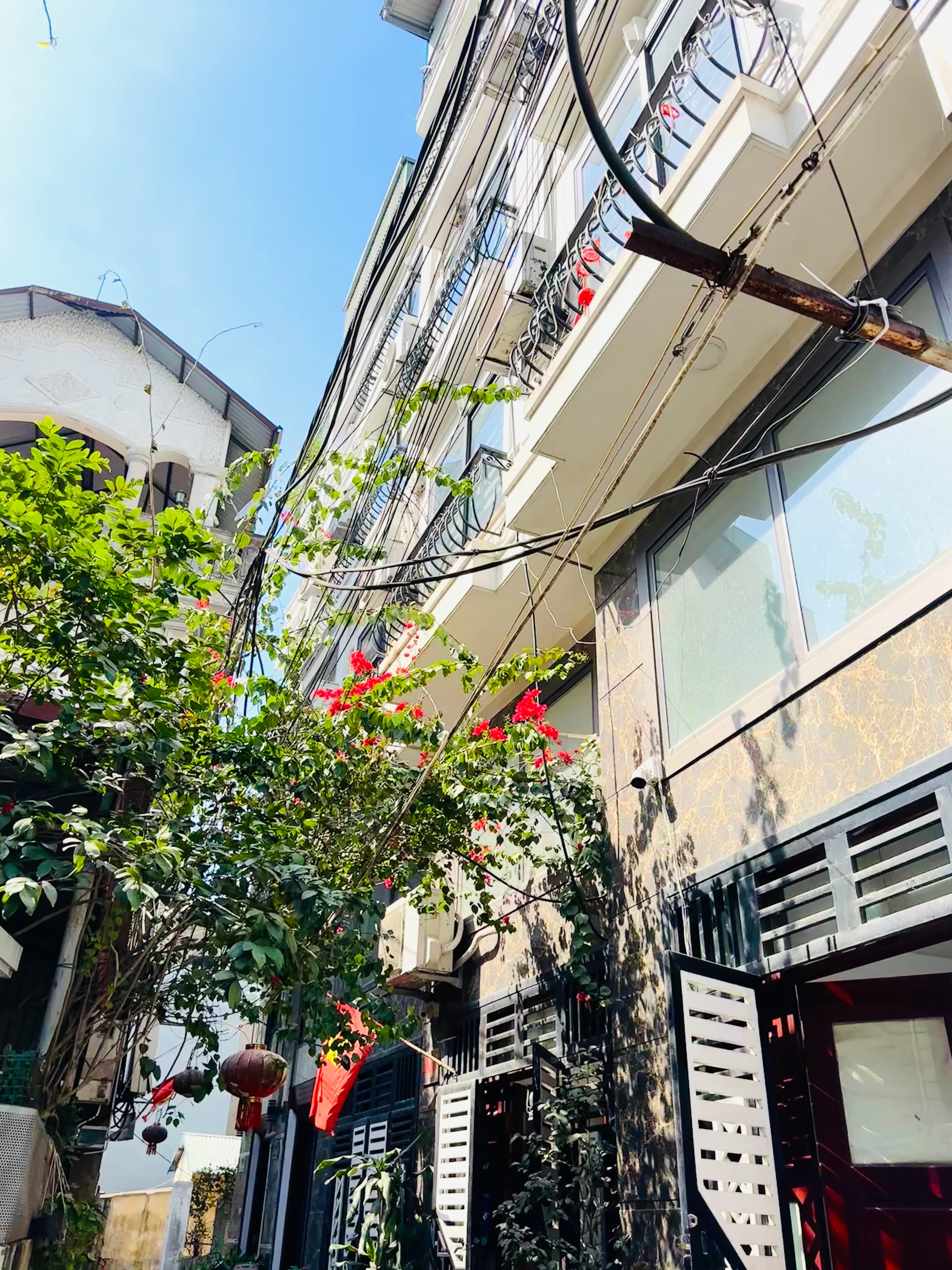 Nhà đất mặt phố, Long Biên, Hà Nội - 33m² giá 8.6 tỷ