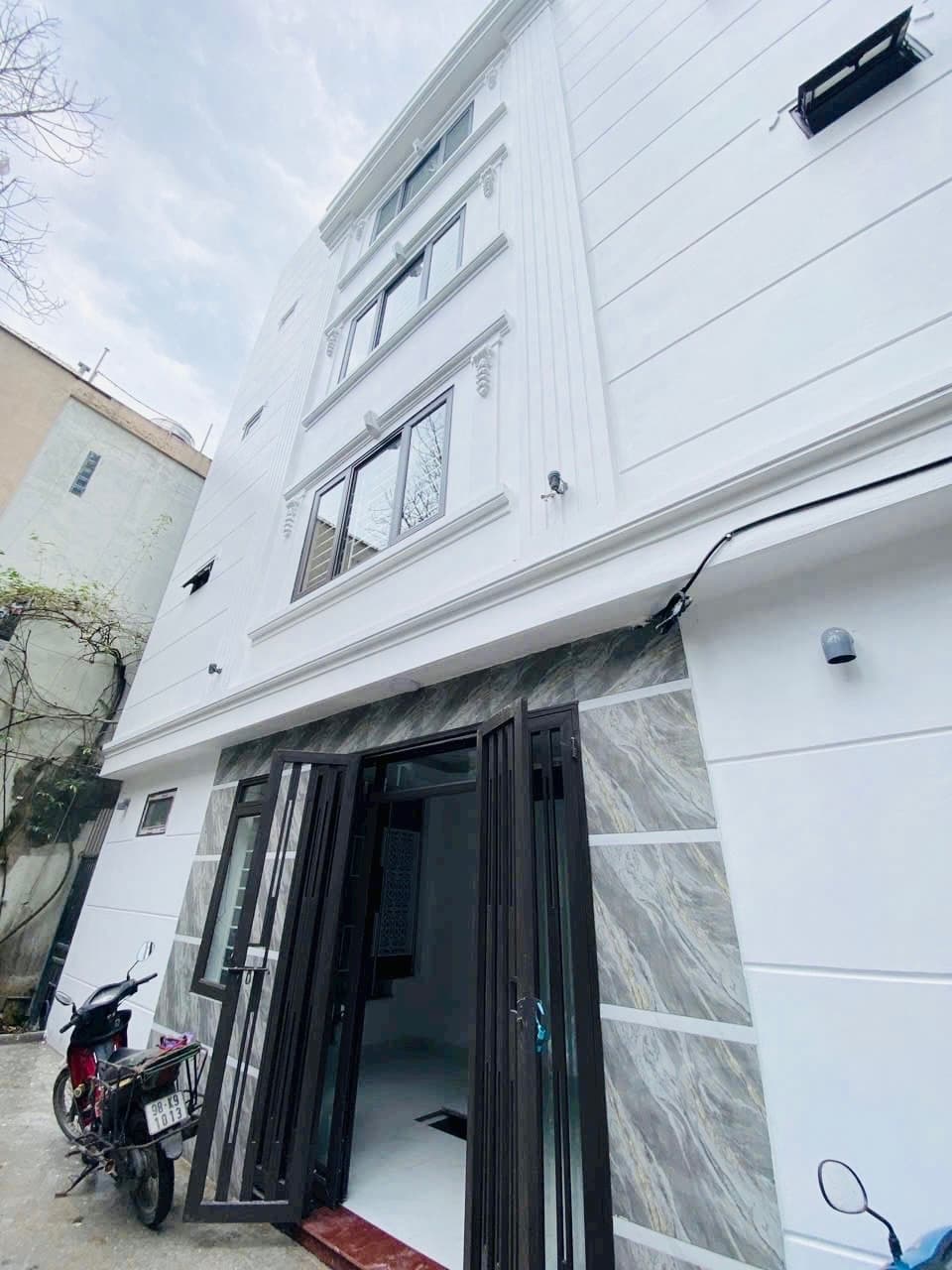 Nhà đất mặt phố, Long Biên, Hà Nội - 30m² giá 6.7 tỷ