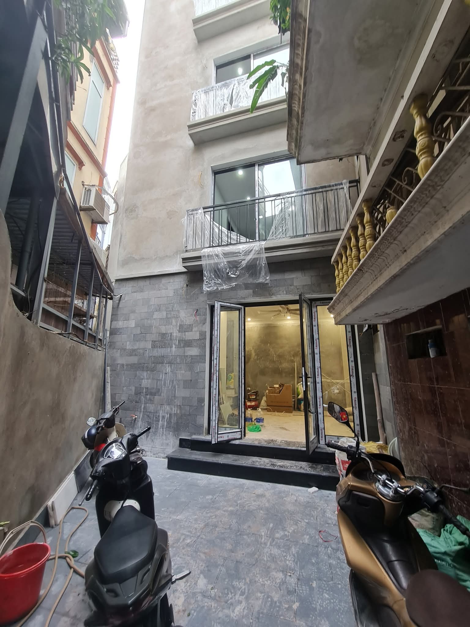 Nhà đất mặt phố, Hai Bà Trưng, Hà Nội - 39m² giá 11.99 tỷ