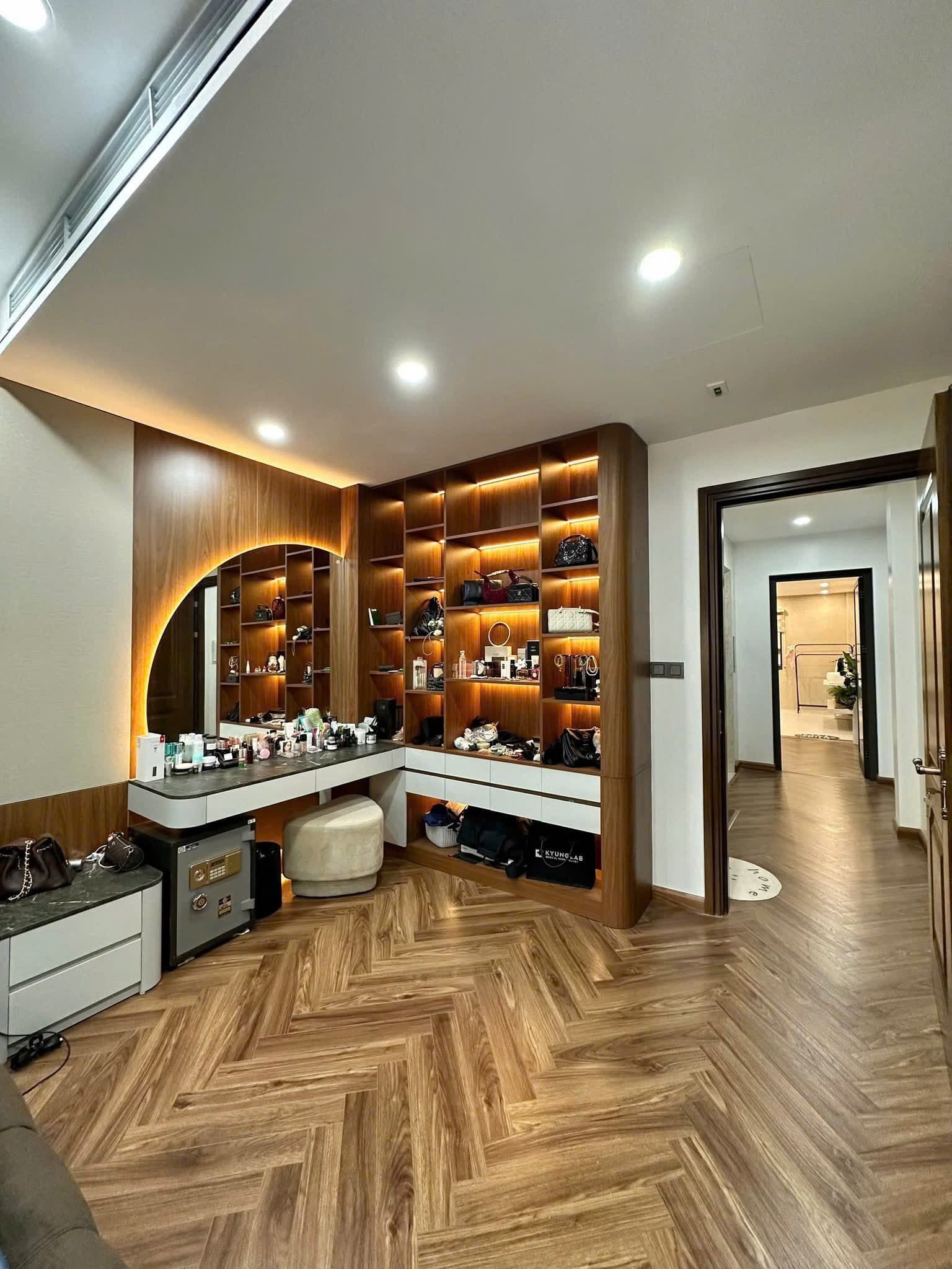 Nhà đất mặt phố, Long Biên, Hà Nội - 66.7m² giá 21 tỷ
