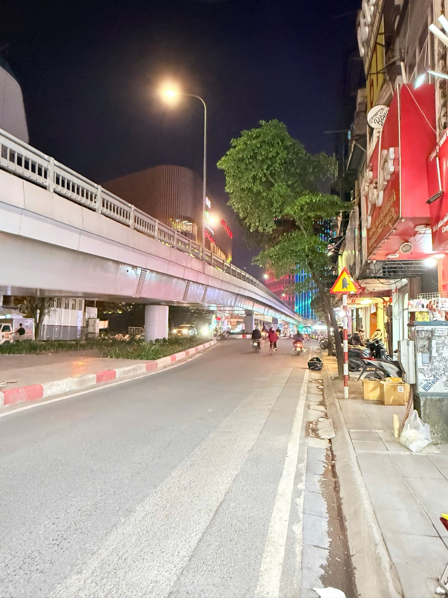 Nhà đất mặt phố, Đống Đa, Hà Nội - 16m² giá 9.4 tỷ
