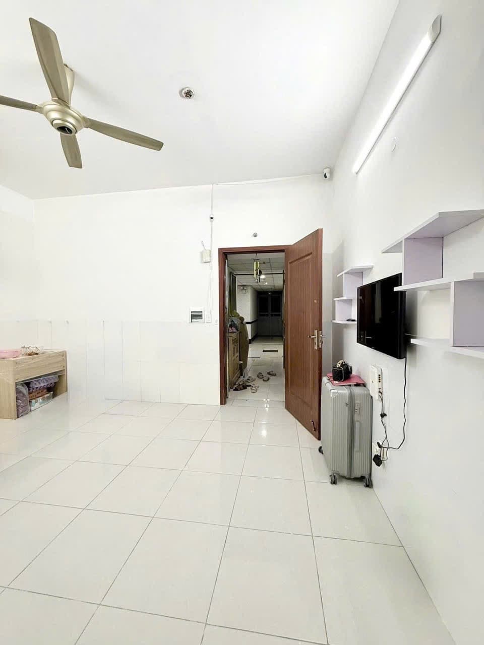 Căn hộ mặt phố Hoàng Mai, Hà Nội - 6, .5m² giá 3.99 tỷ