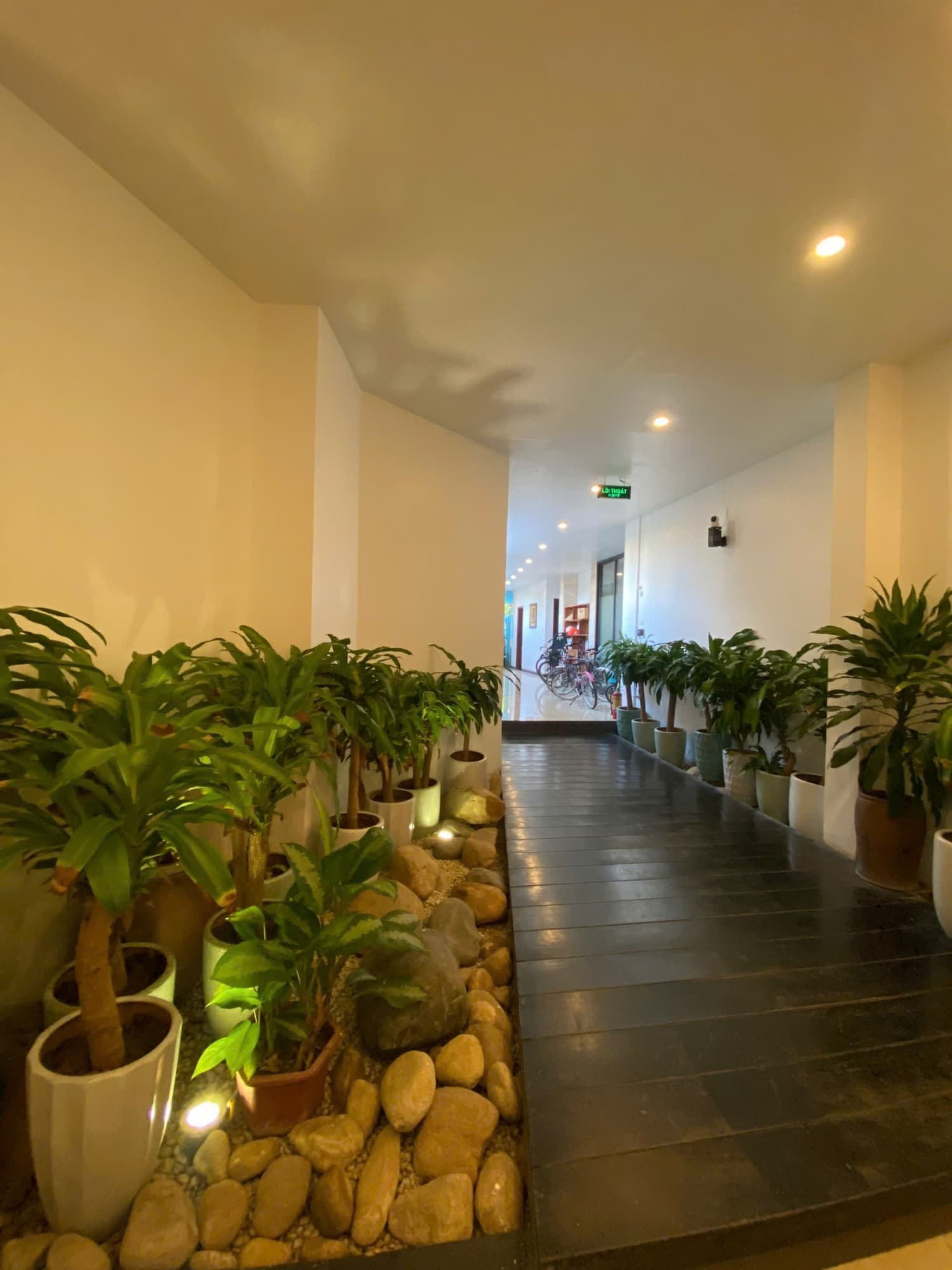 Nhà đất mặt phố, Tây Hồ, Hà Nội - 269m² giá 100 tỷ