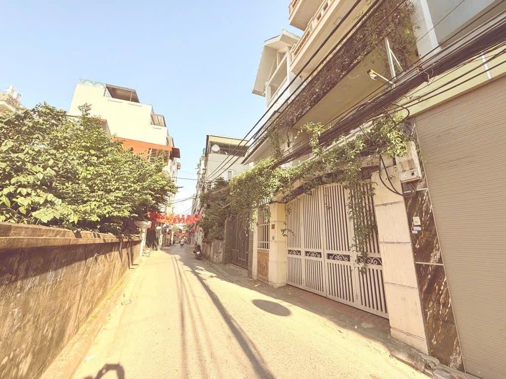 Nhà đất mặt phố, Long Biên, Hà Nội - 94m² giá 24.5 tỷ